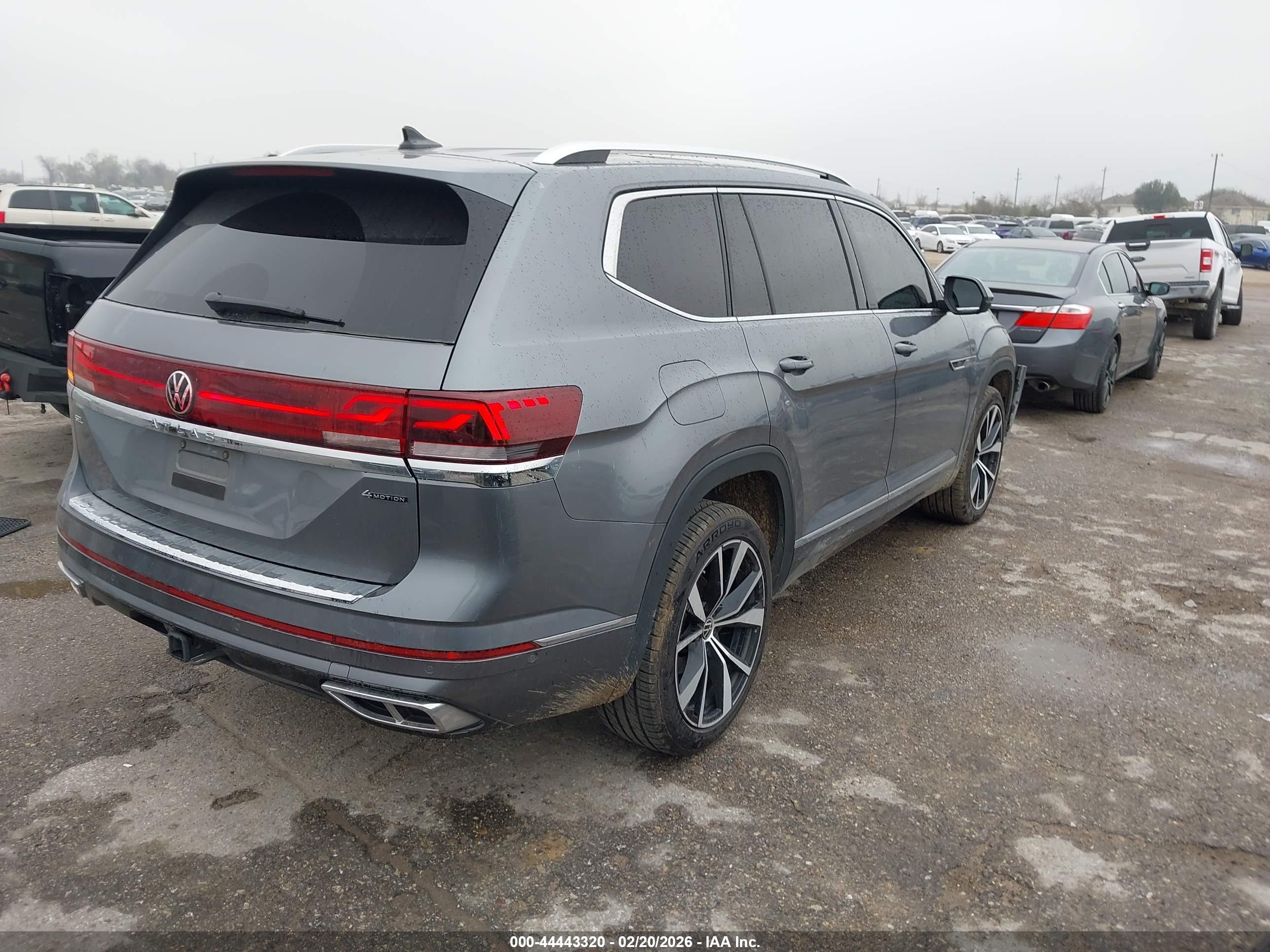 VOLKSWAGEN ATLAS image 4