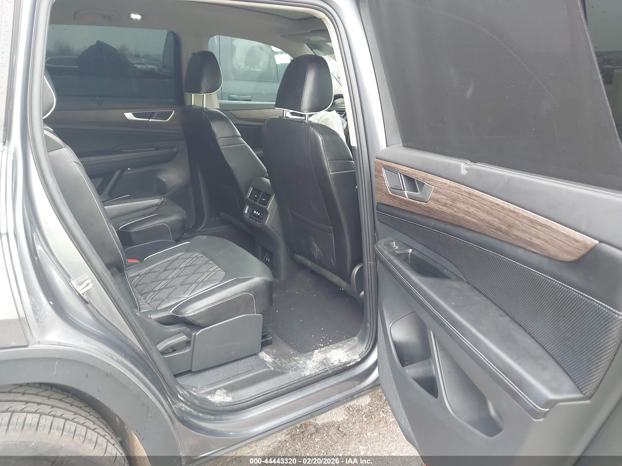 VOLKSWAGEN ATLAS image 8