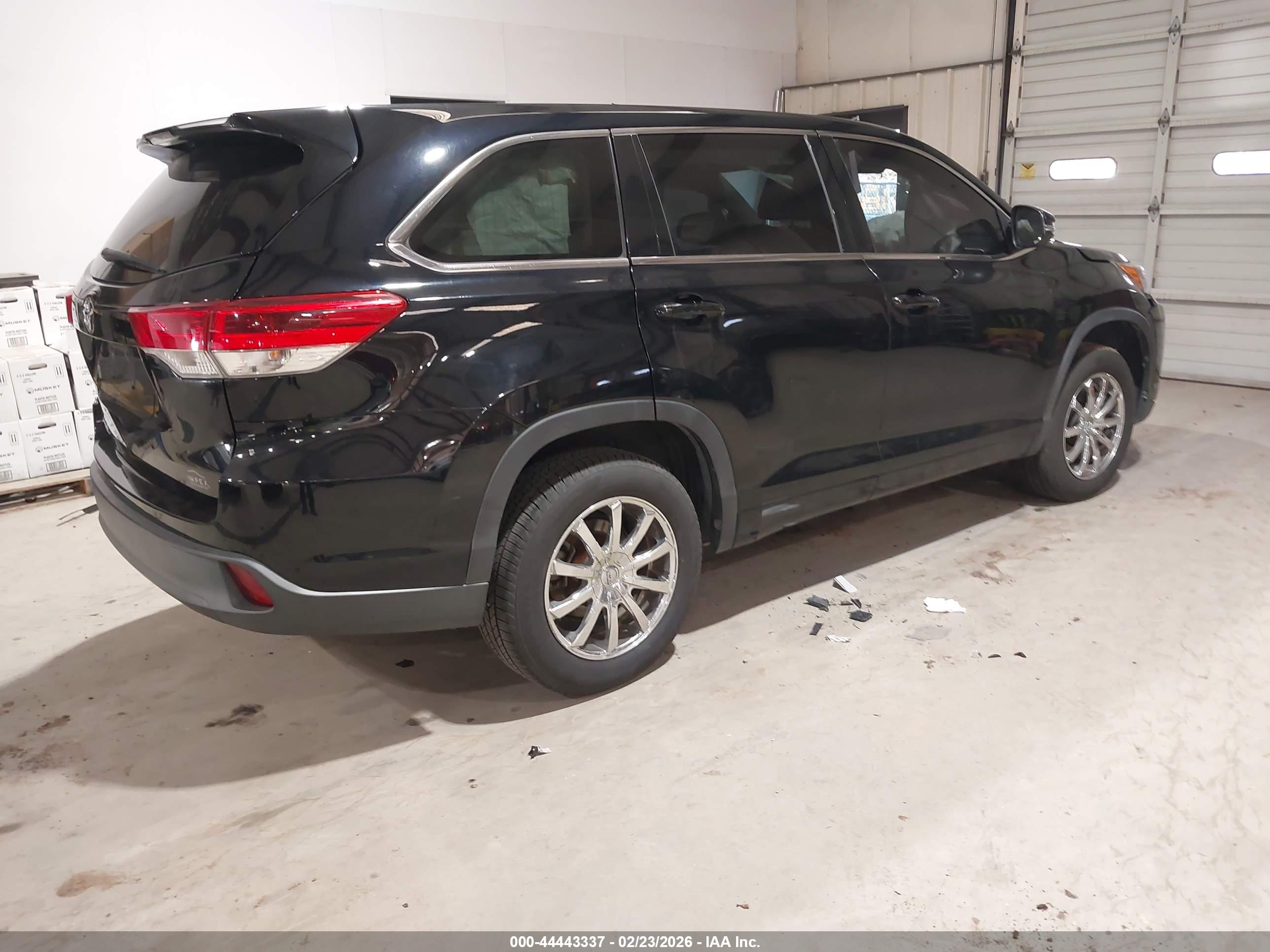 TOYOTA HIGHLANDER image 4