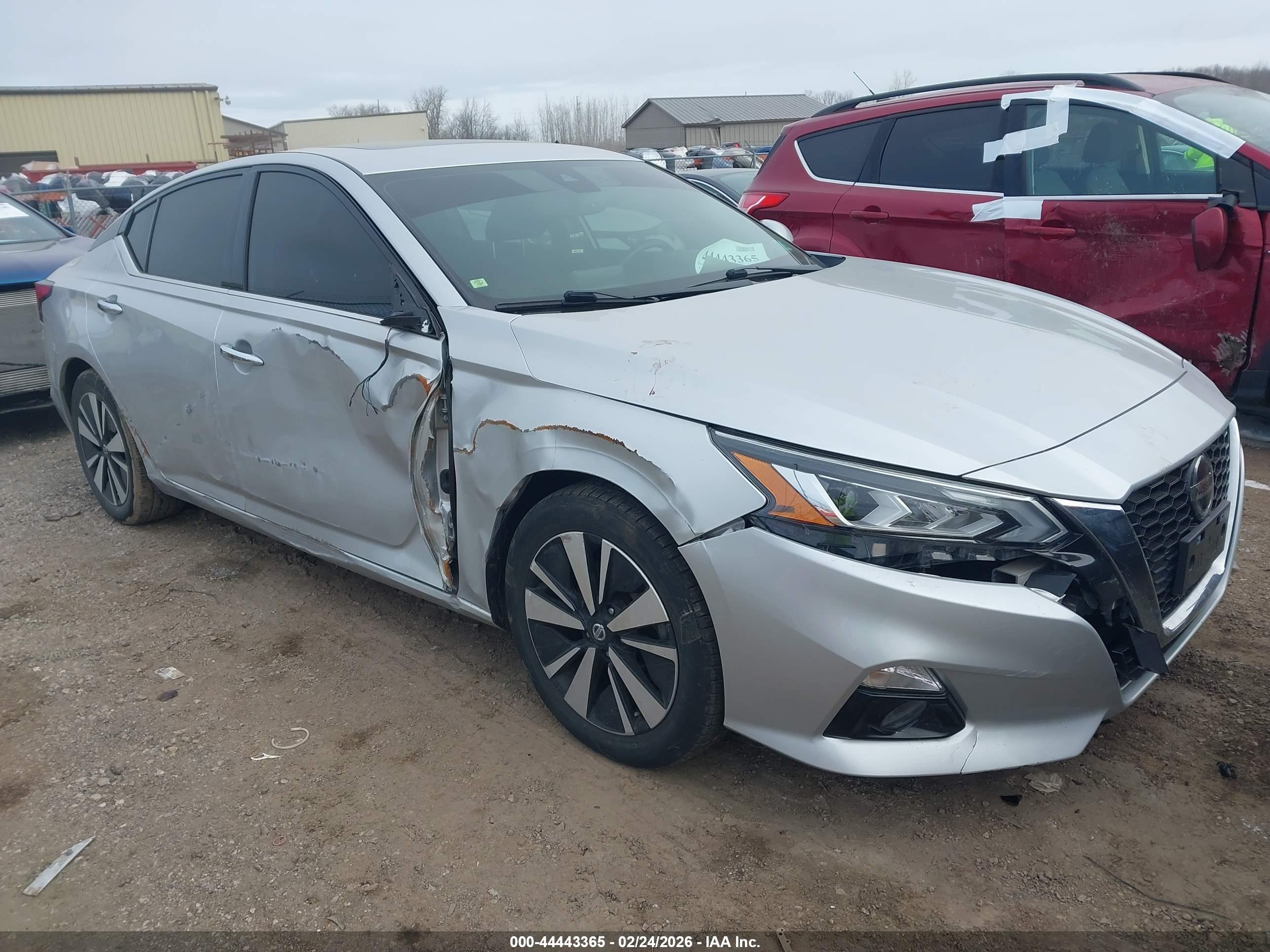 NISSAN ALTIMA image 6