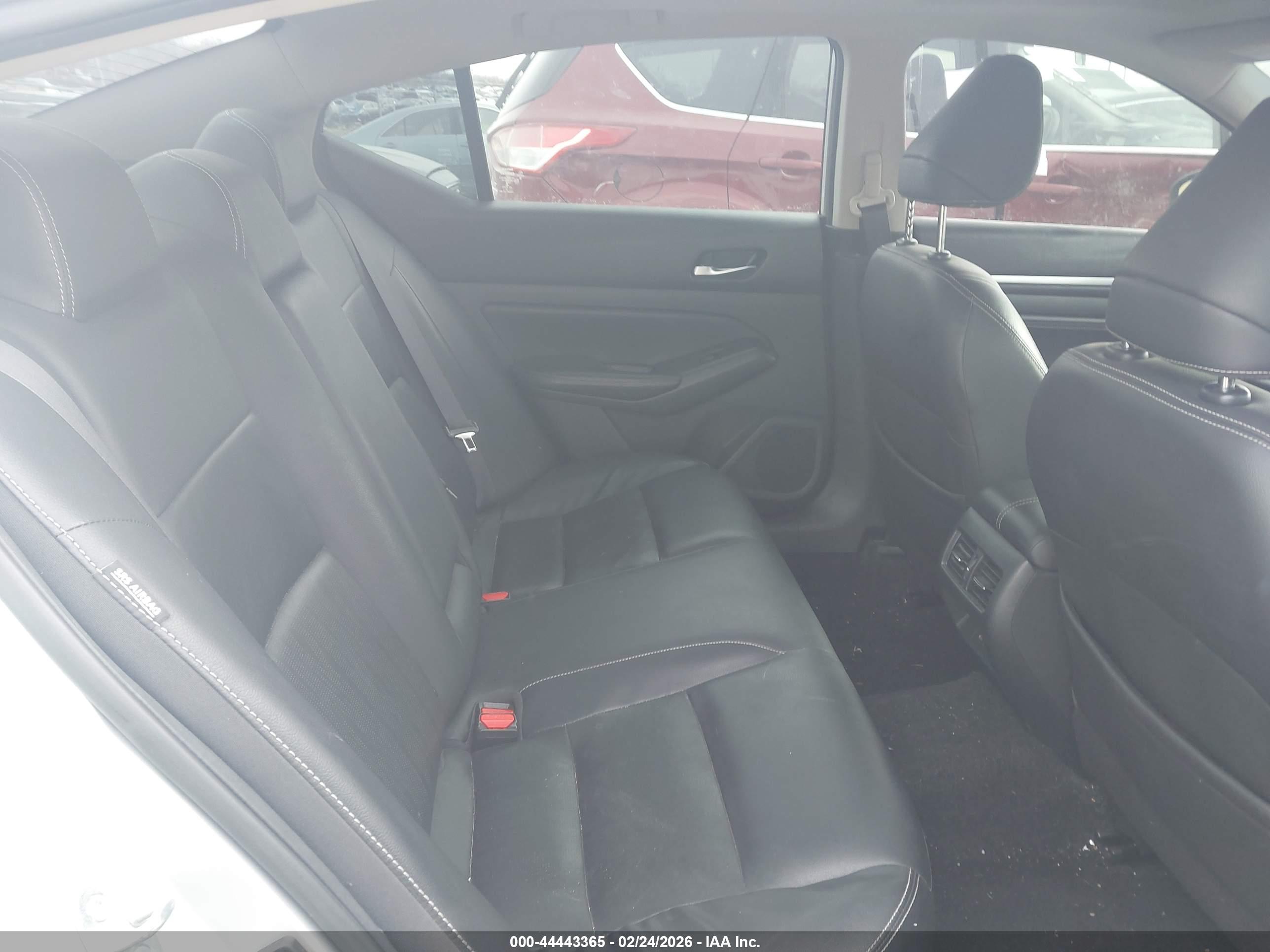 NISSAN ALTIMA image 8