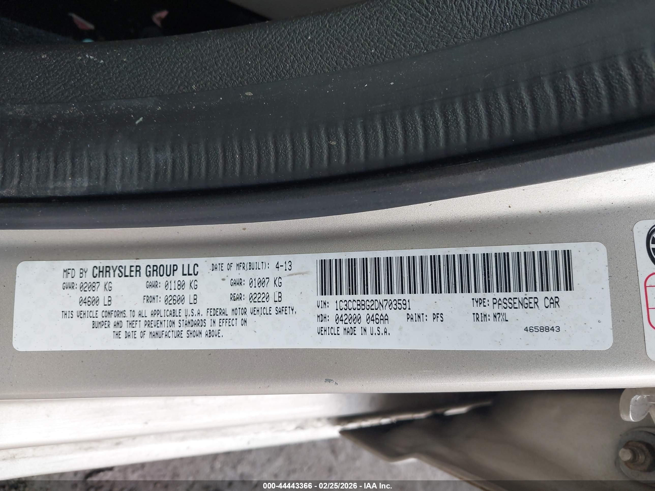 CHRYSLER 200 image 9