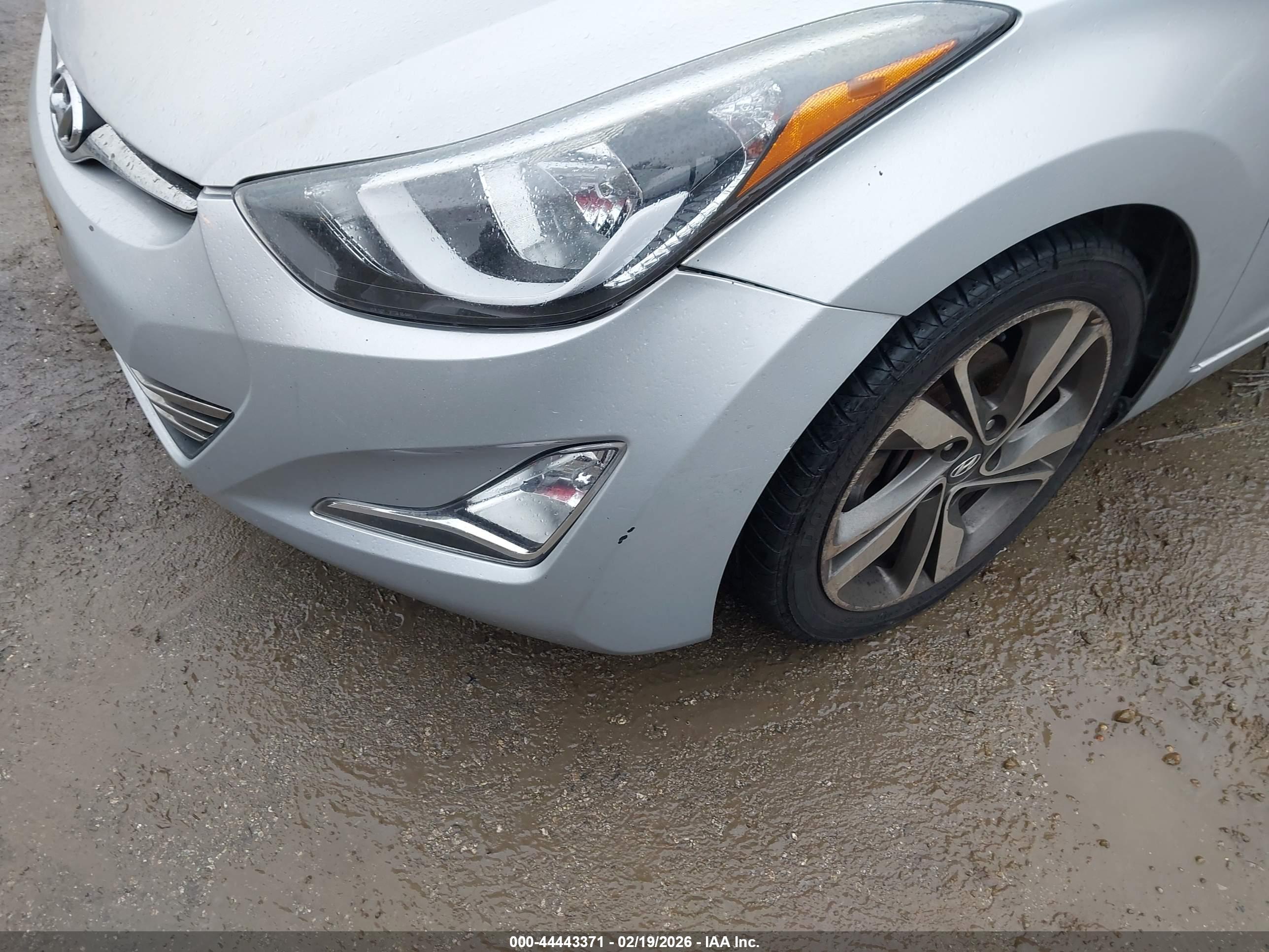 HYUNDAI ELANTRA image 6
