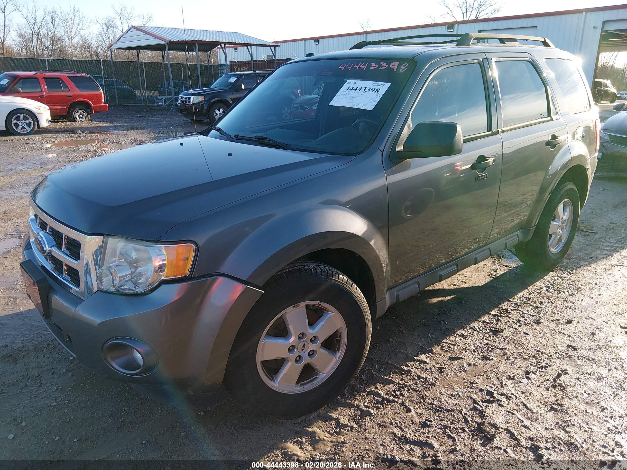 FORD ESCAPE image 2