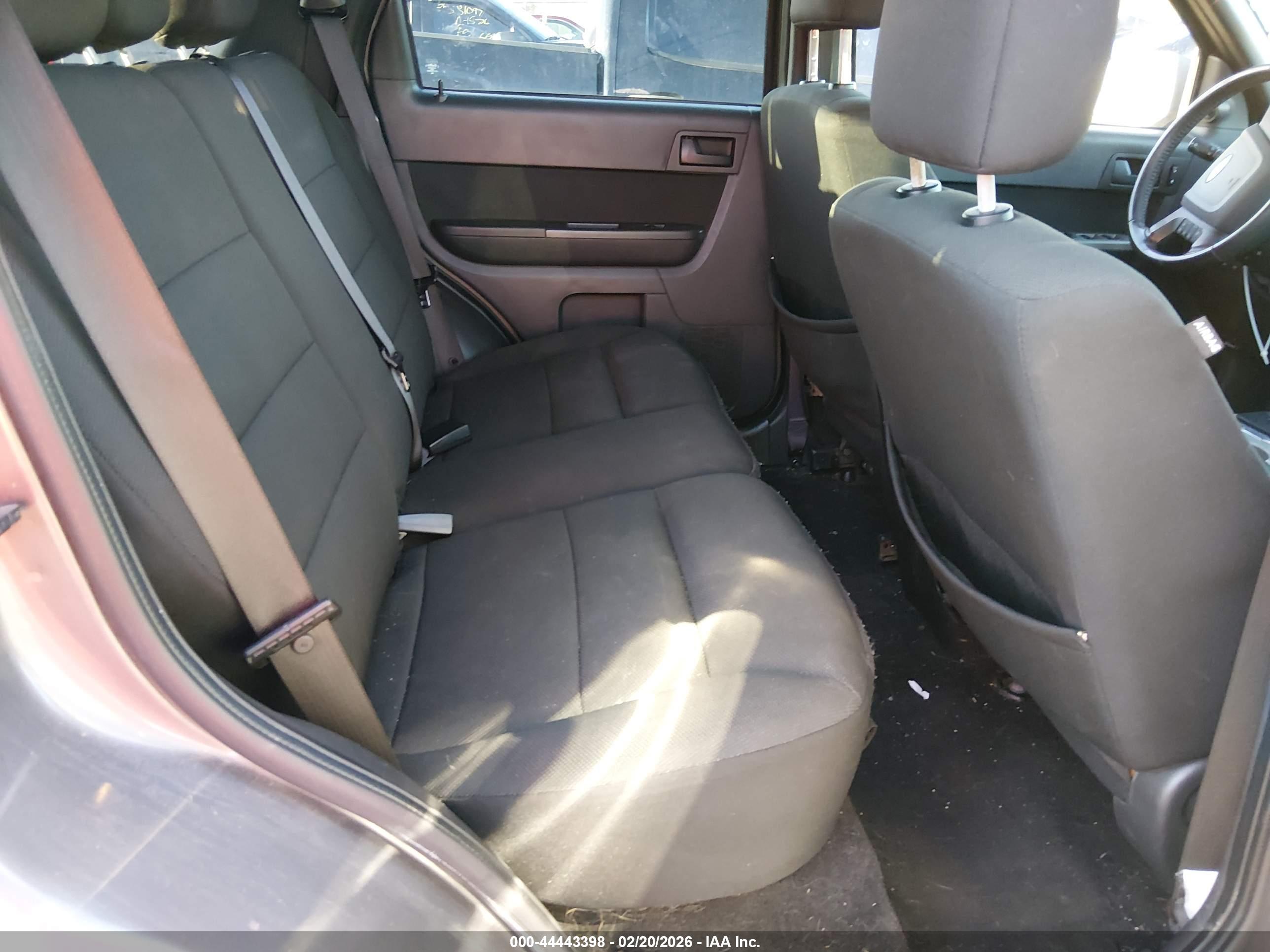 FORD ESCAPE image 8