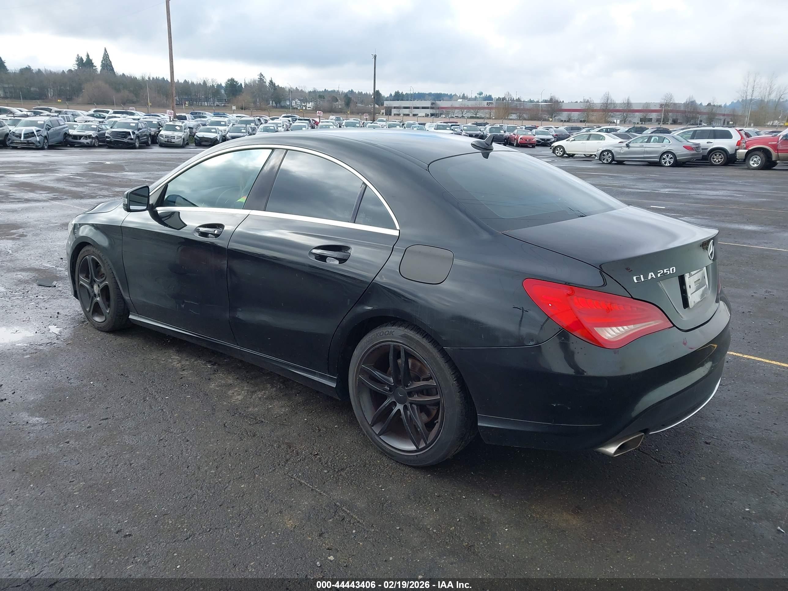 MERCEDES-BENZ CLA image 3