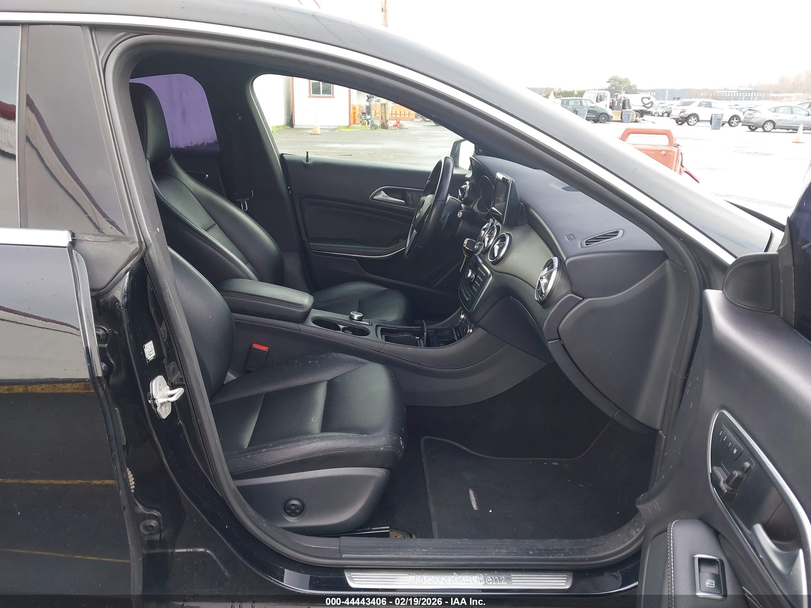 MERCEDES-BENZ CLA image 5