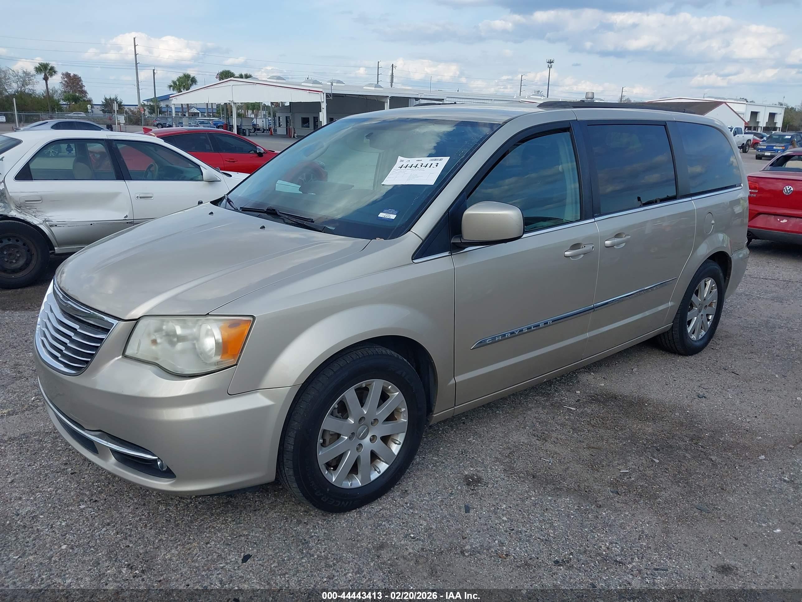 CHRYSLER TOWN image 2