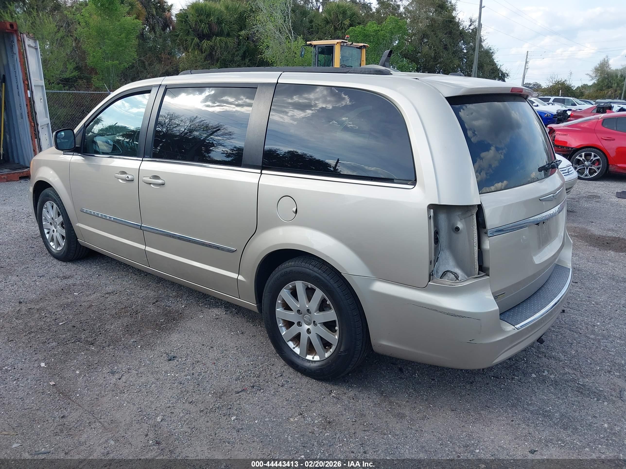 CHRYSLER TOWN image 3
