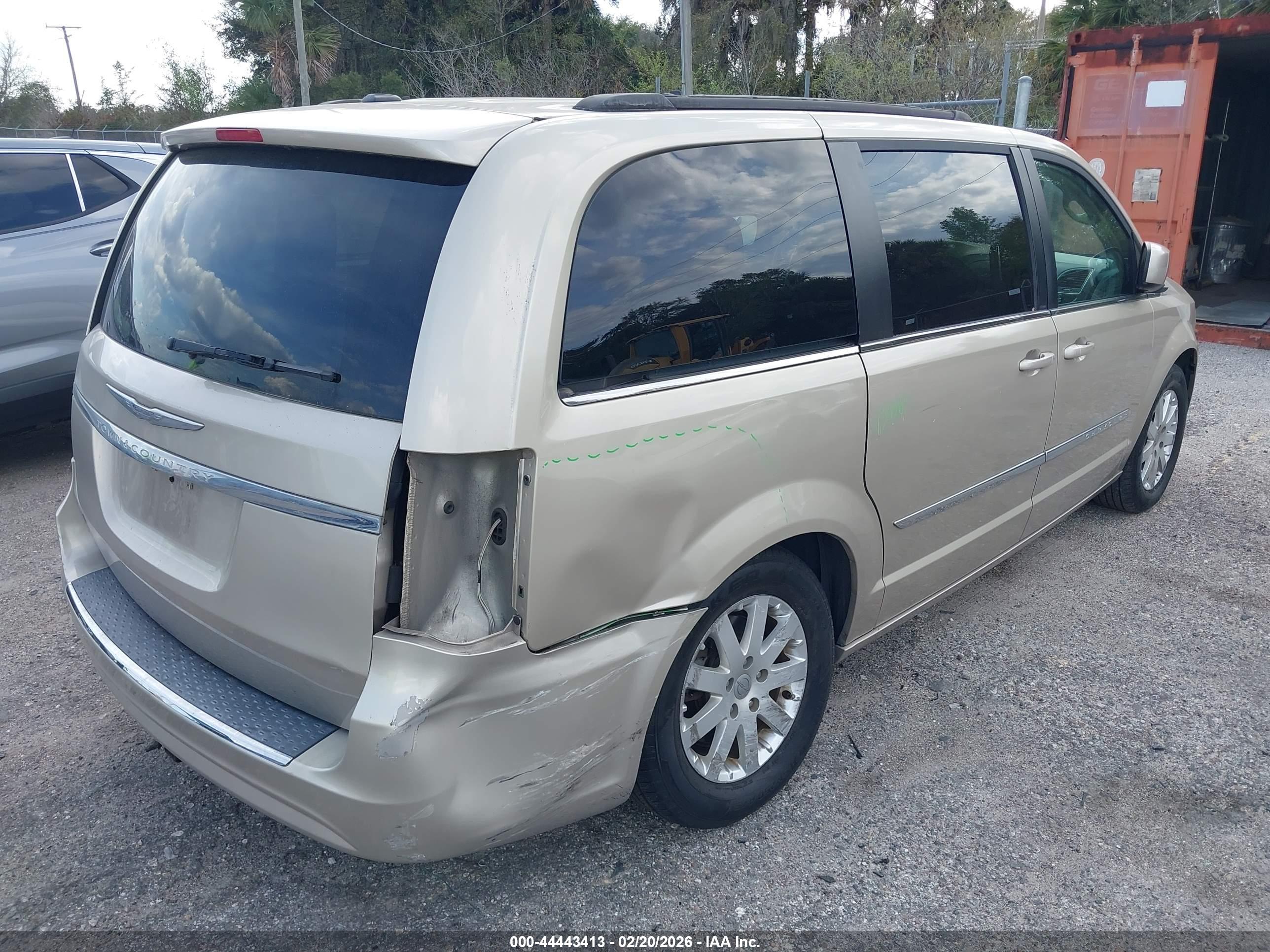 CHRYSLER TOWN image 4