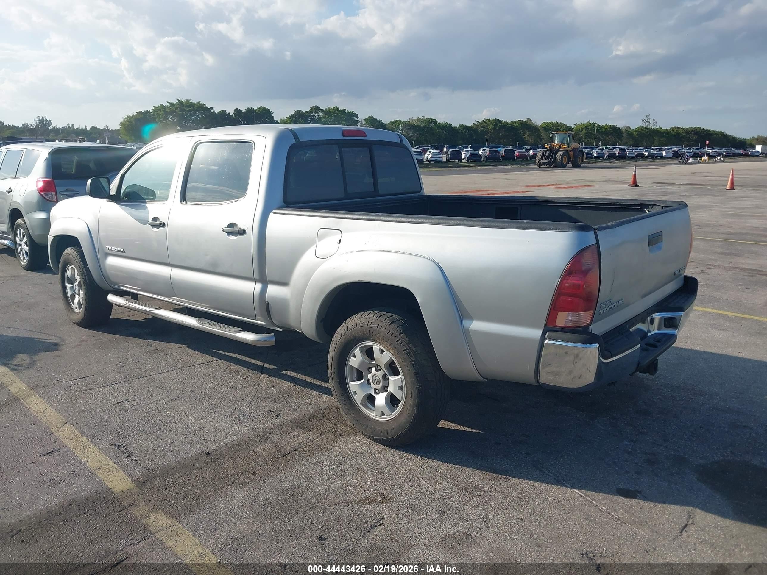 TOYOTA TACOMA image 3