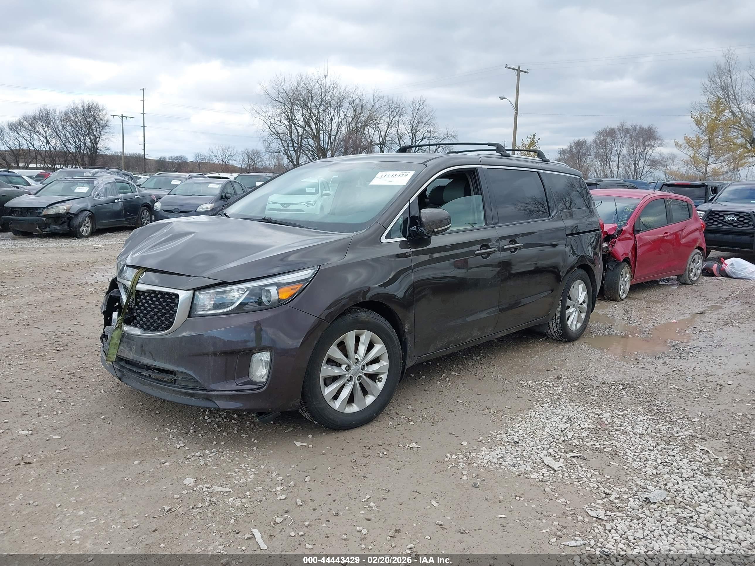 KIA SEDONA image 2