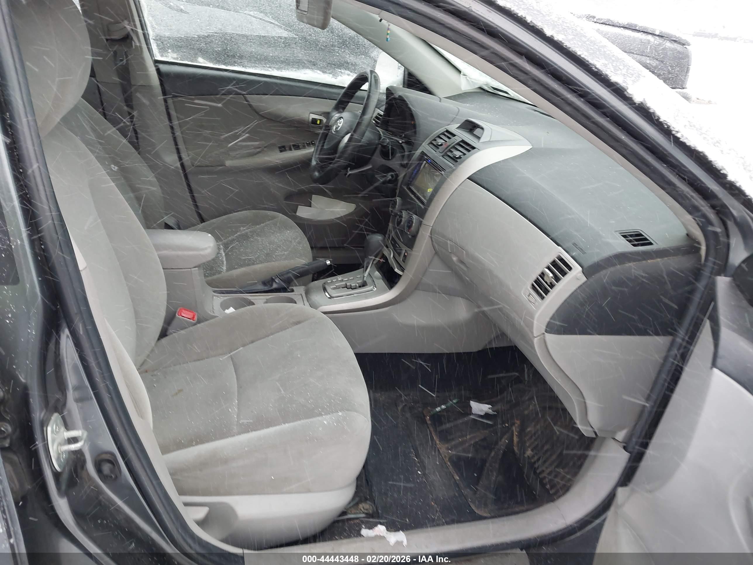 TOYOTA COROLLA image 5