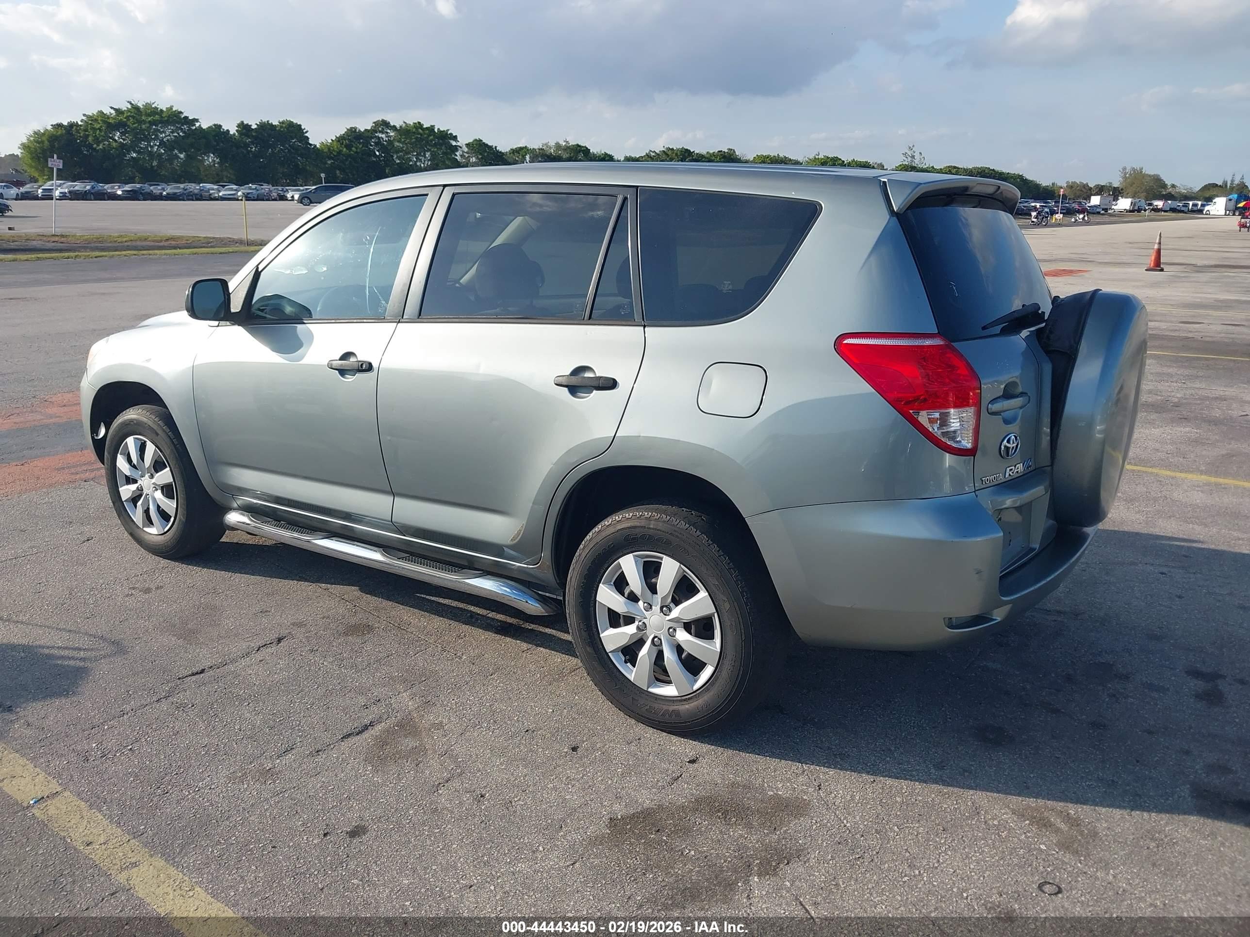 TOYOTA RAV4 image 3