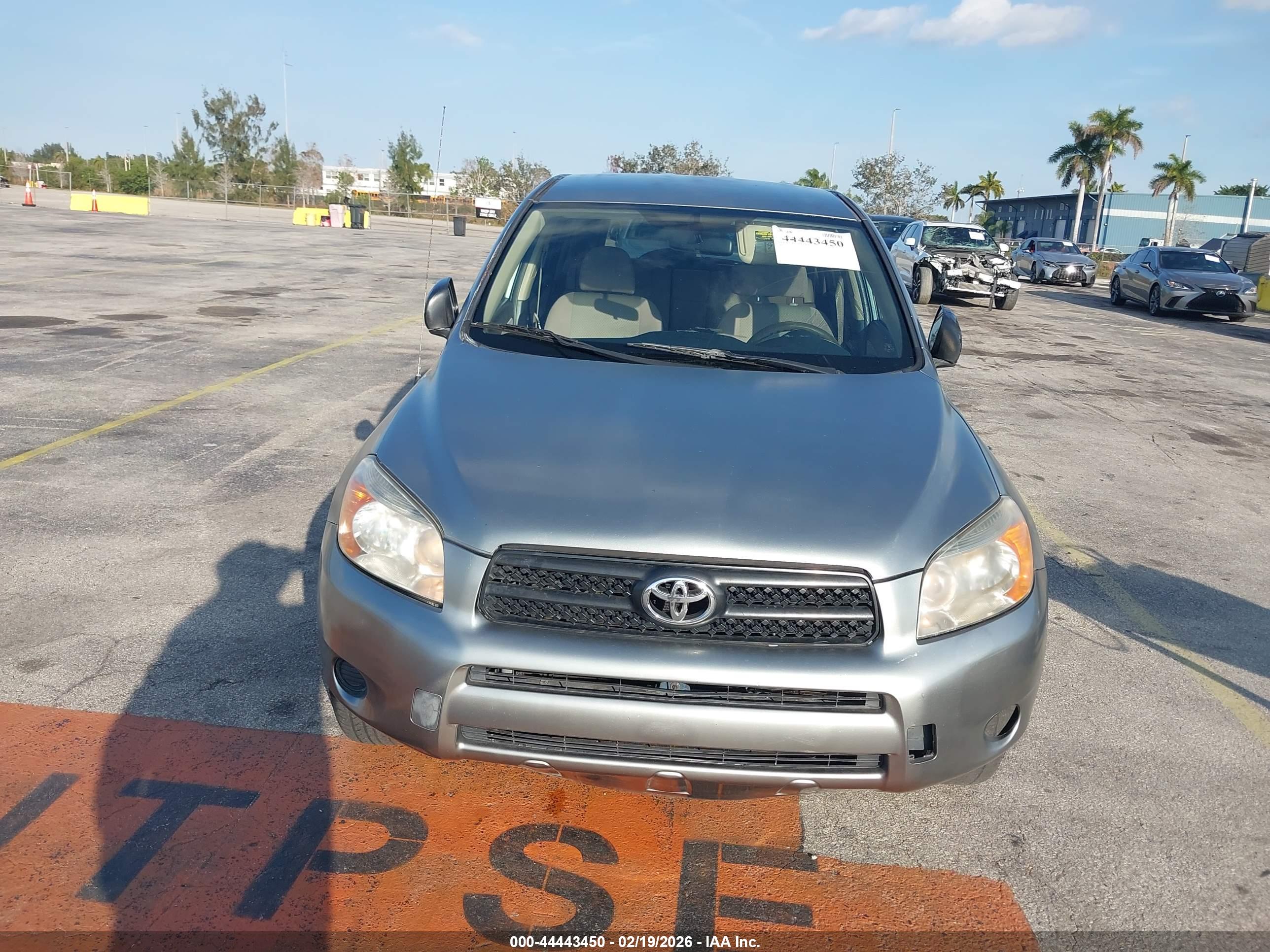 TOYOTA RAV4 image 6