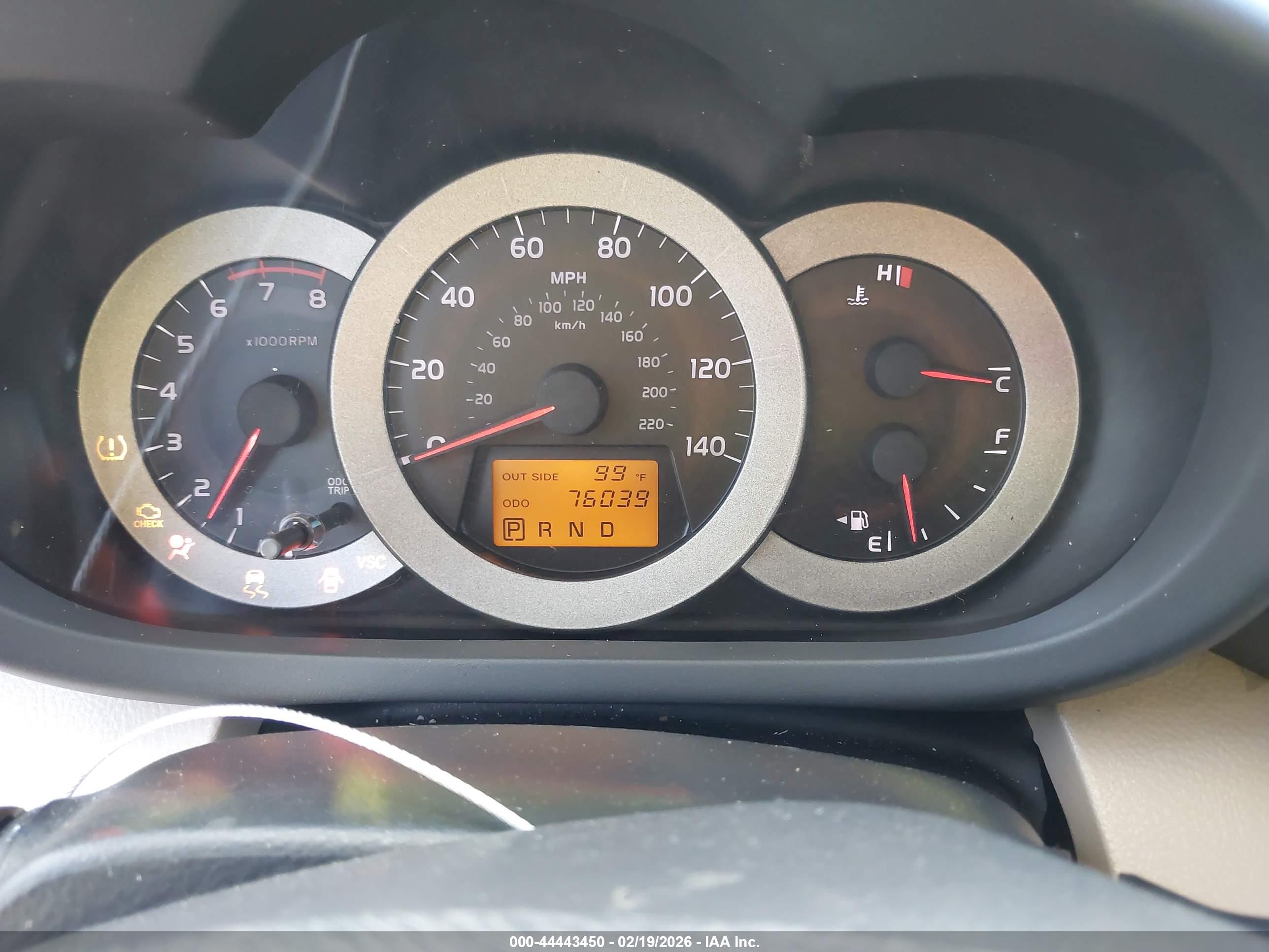 TOYOTA RAV4 image 7