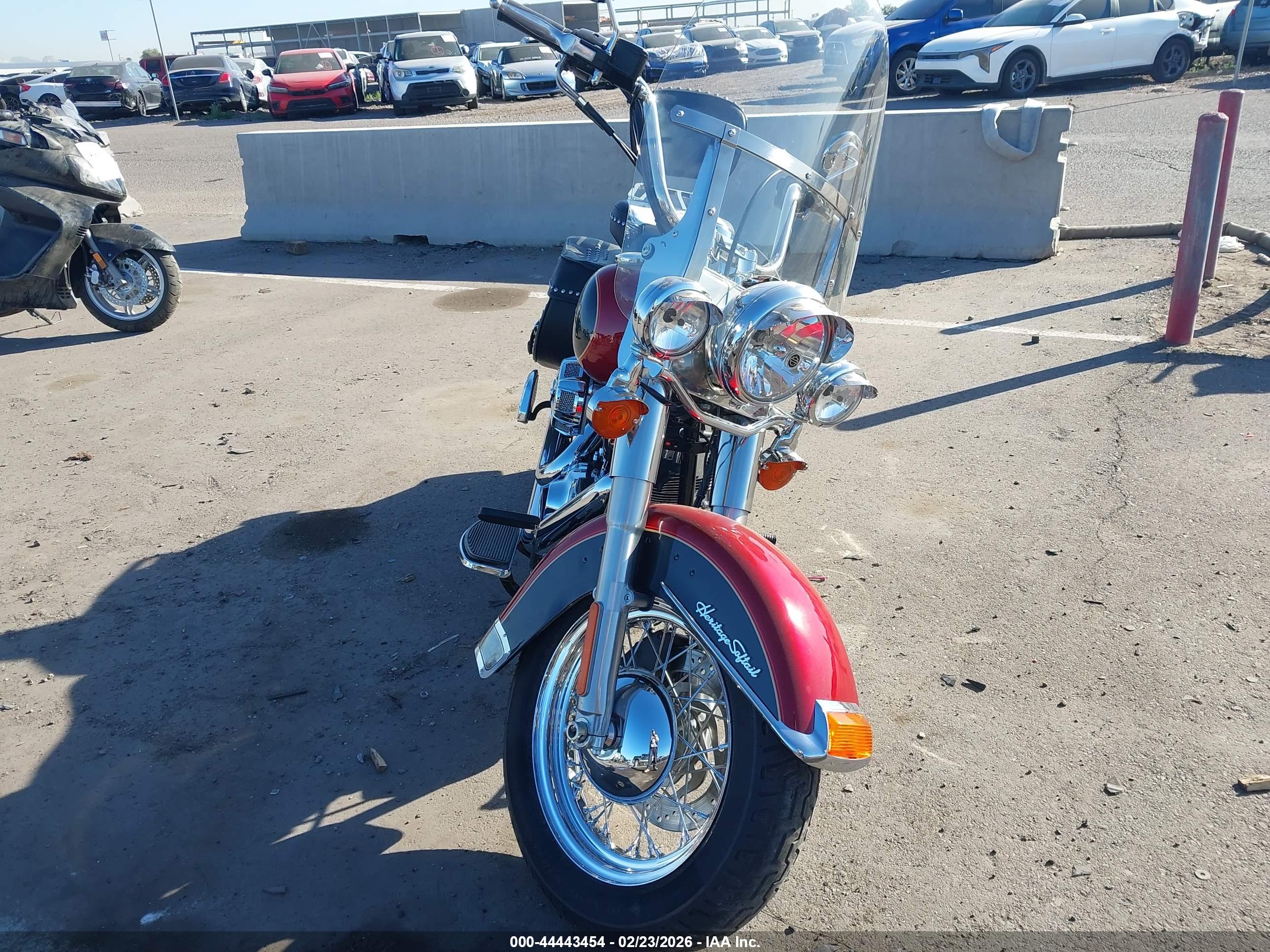 HARLEY-DAVIDSON FLSTC image 5