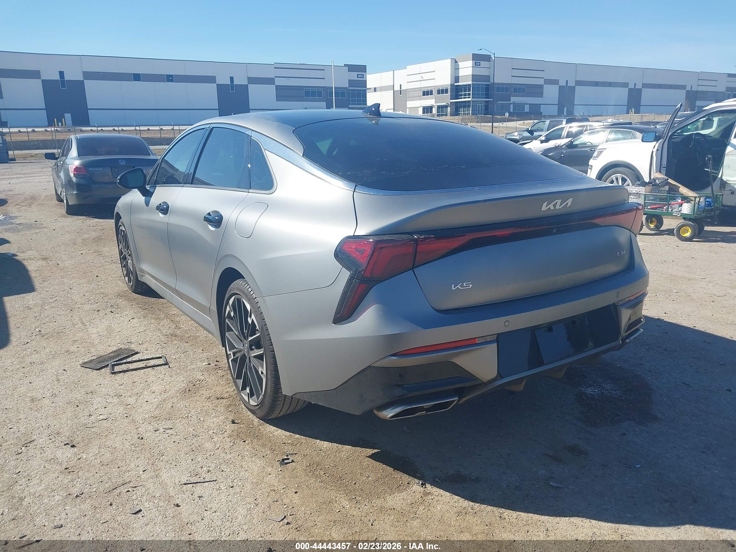 KIA K5 image 3