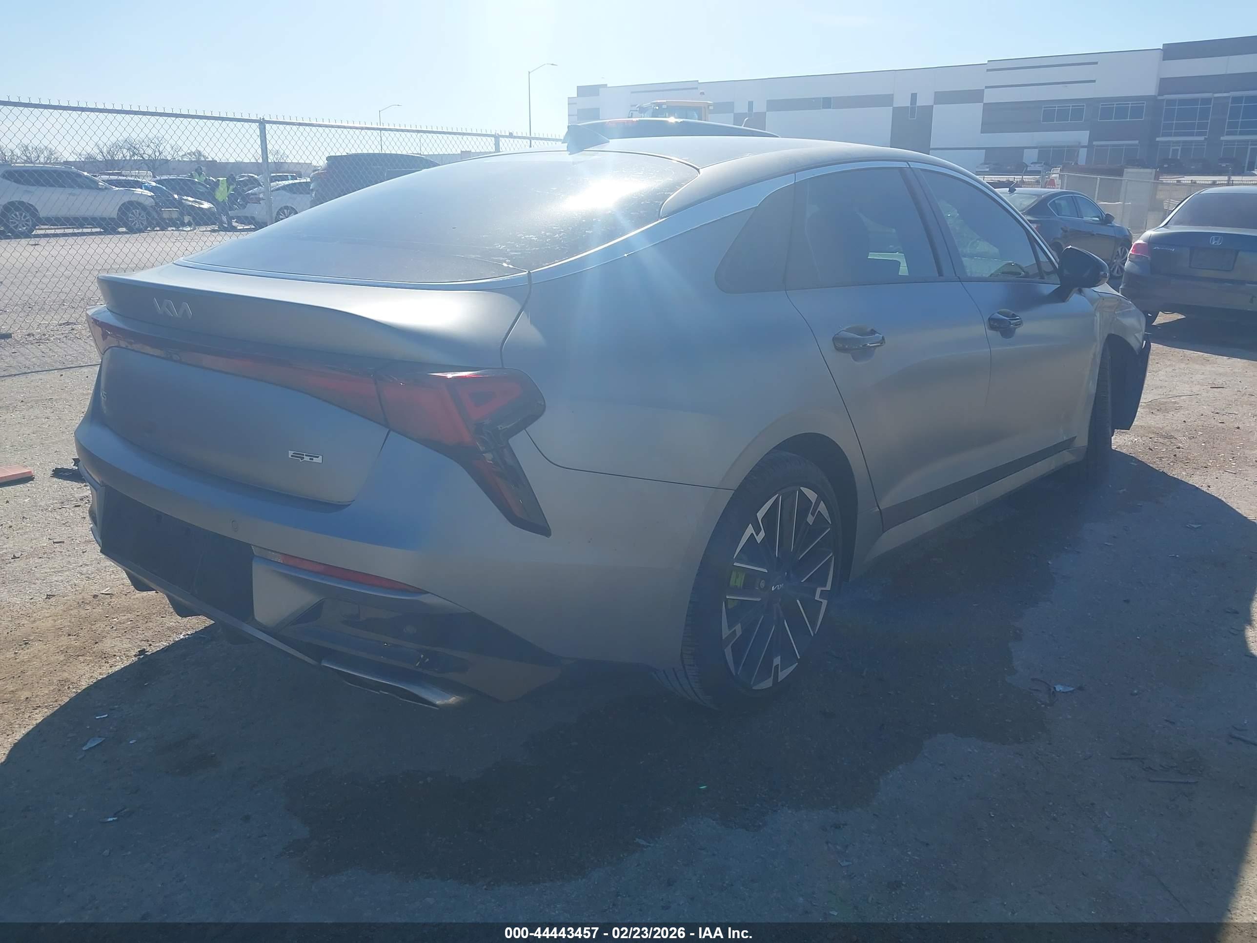 KIA K5 image 4