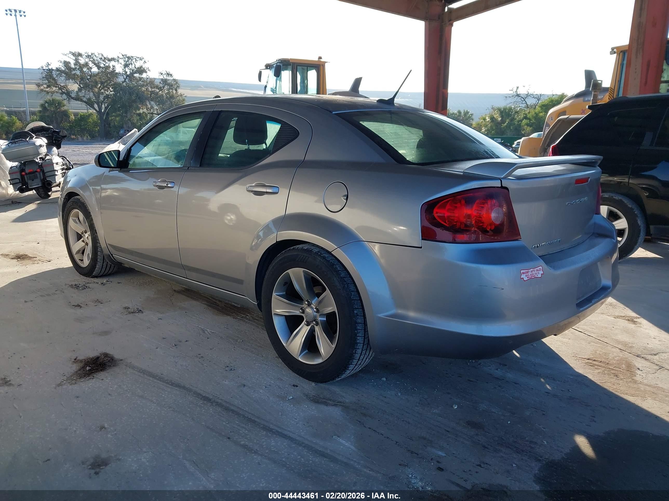 DODGE AVENGER image 3