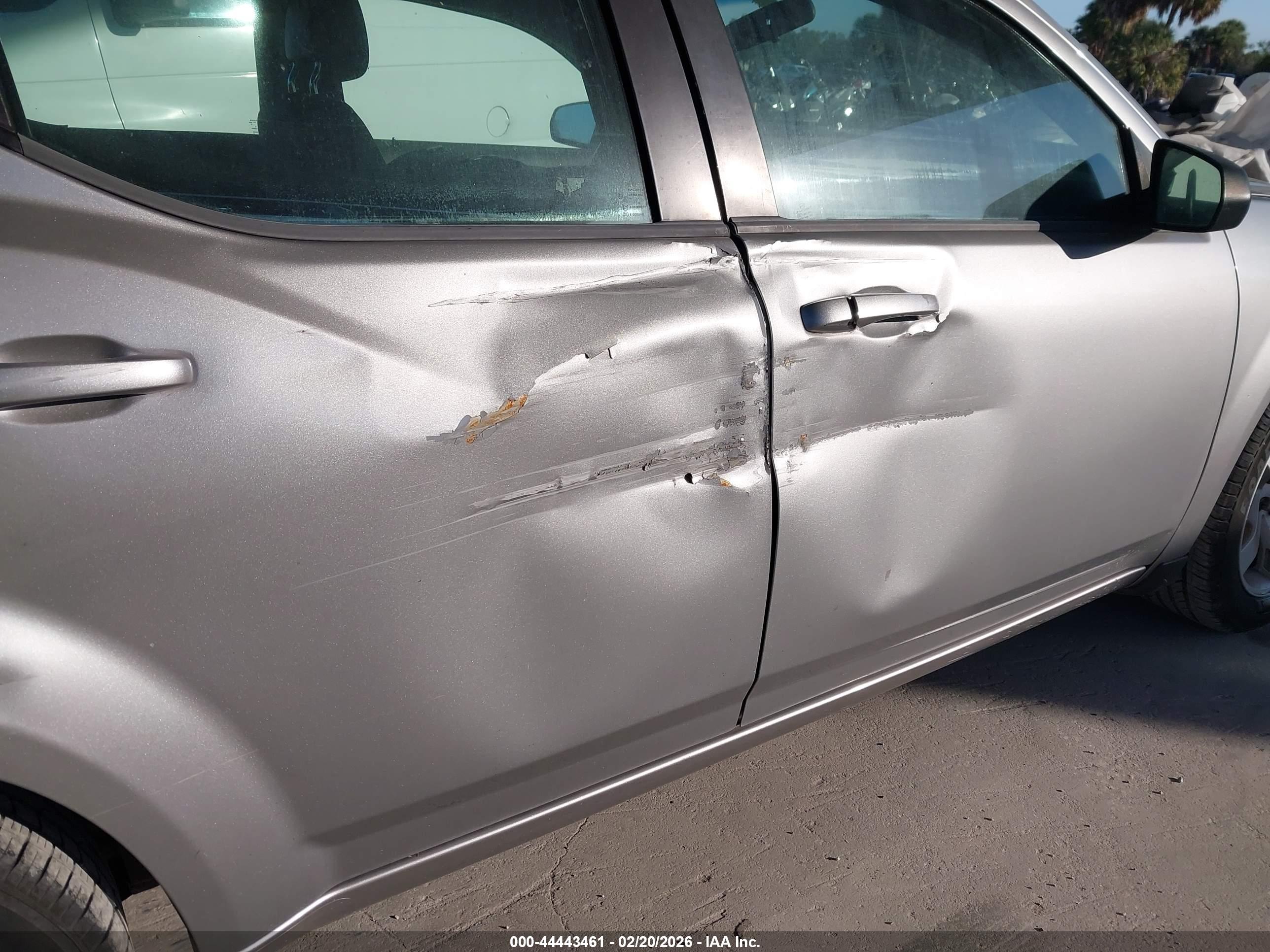 DODGE AVENGER image 6