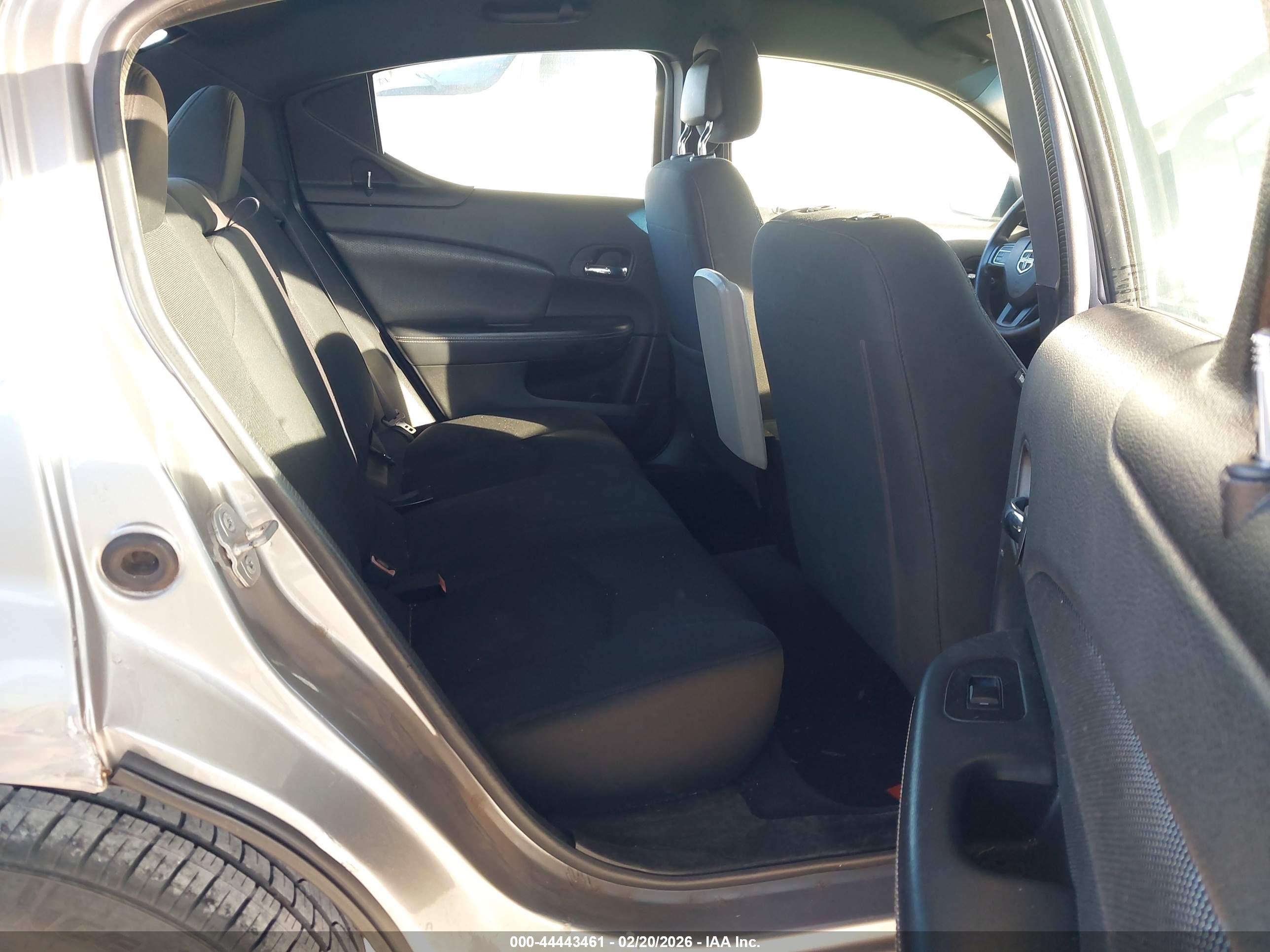 DODGE AVENGER image 8