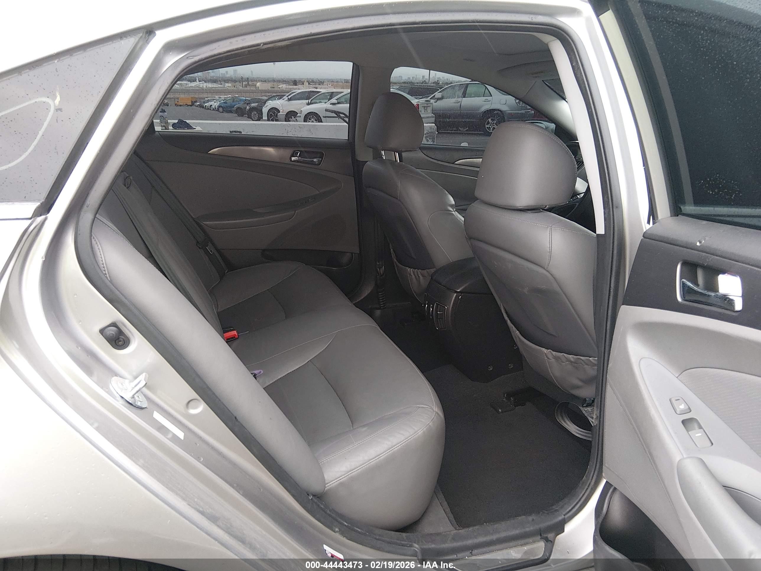 HYUNDAI SONATA image 8