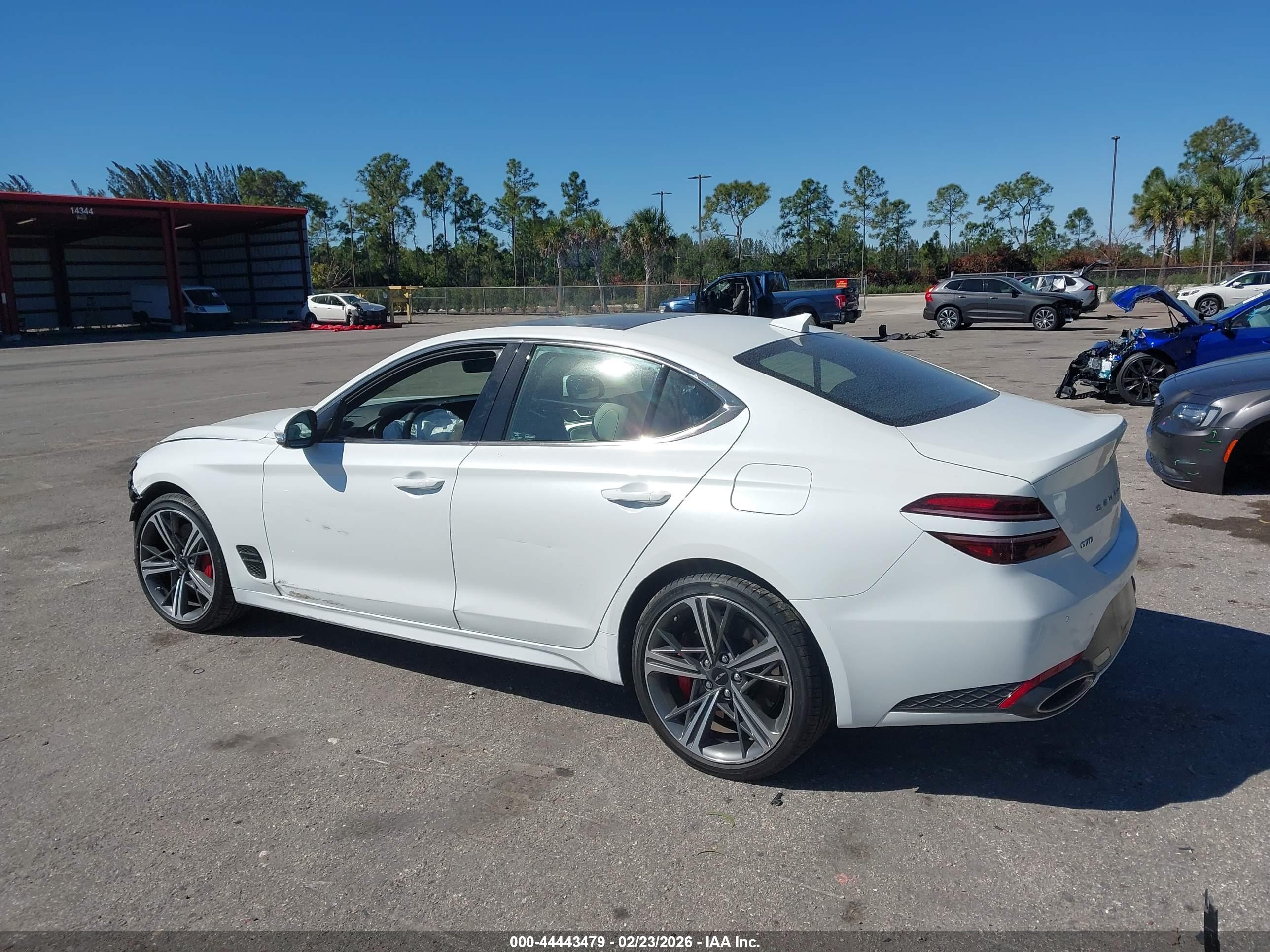 GENESIS G70 image 3