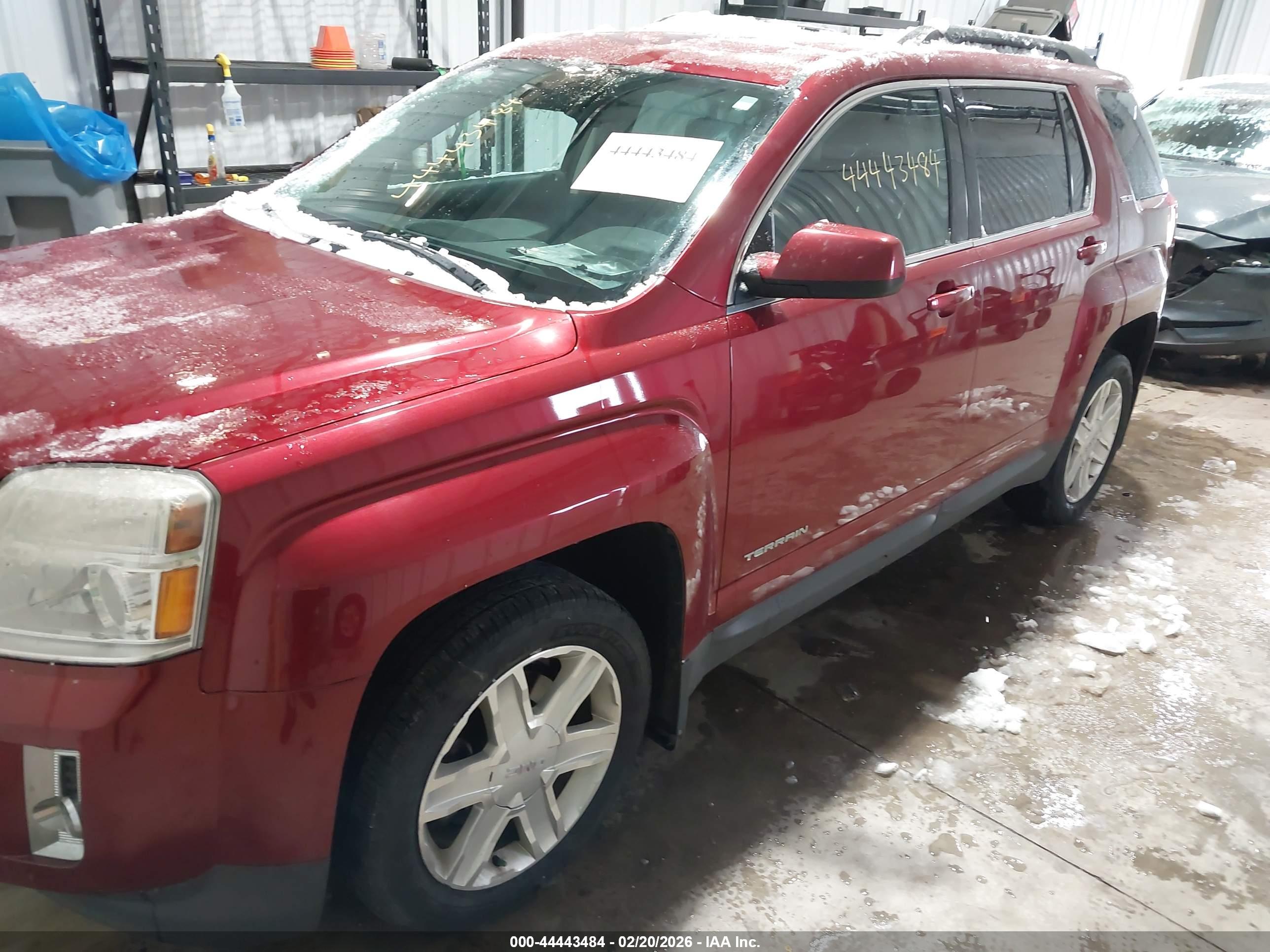 GMC TERRAIN image 6