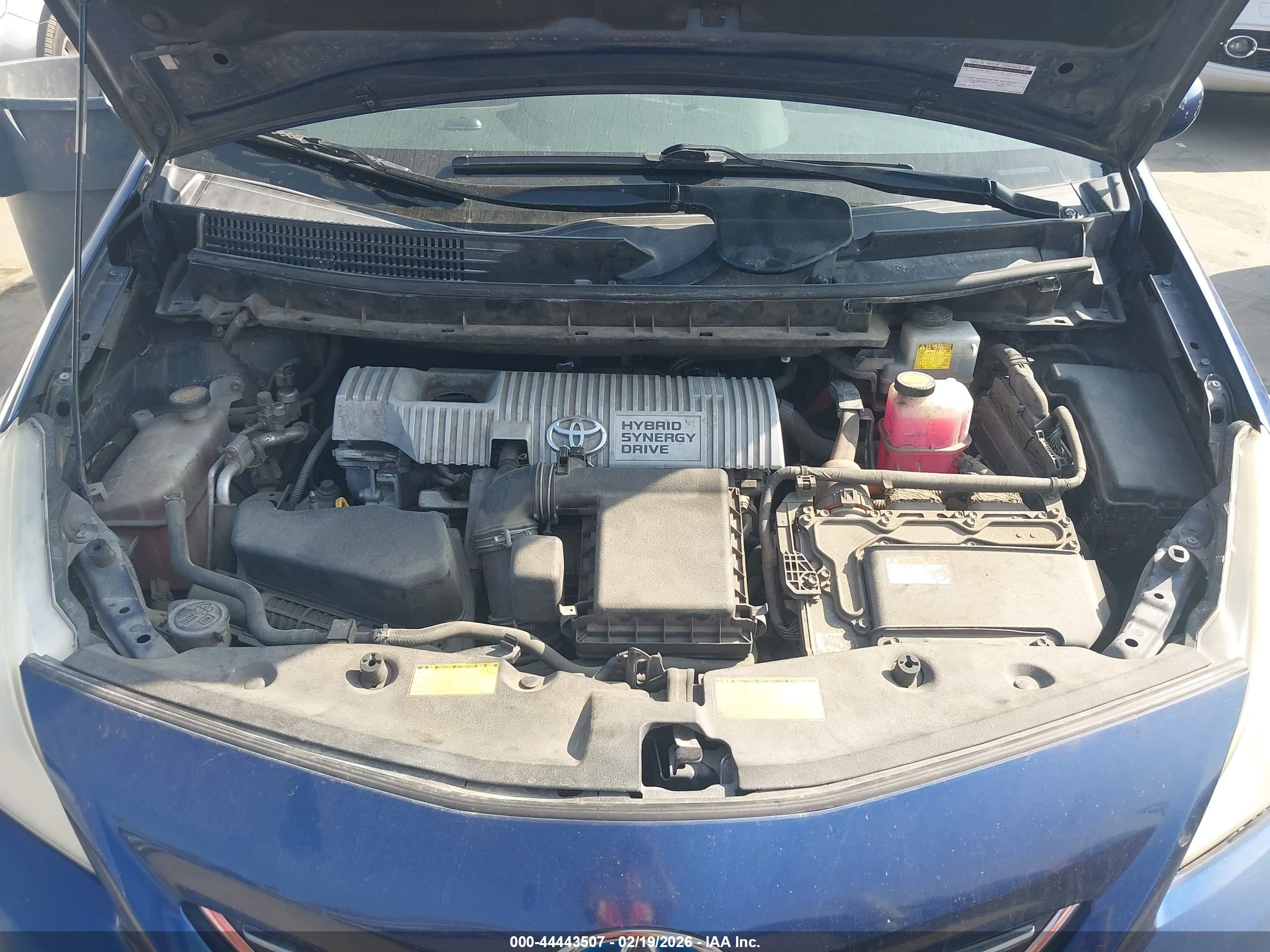 TOYOTA PRIUS image 10