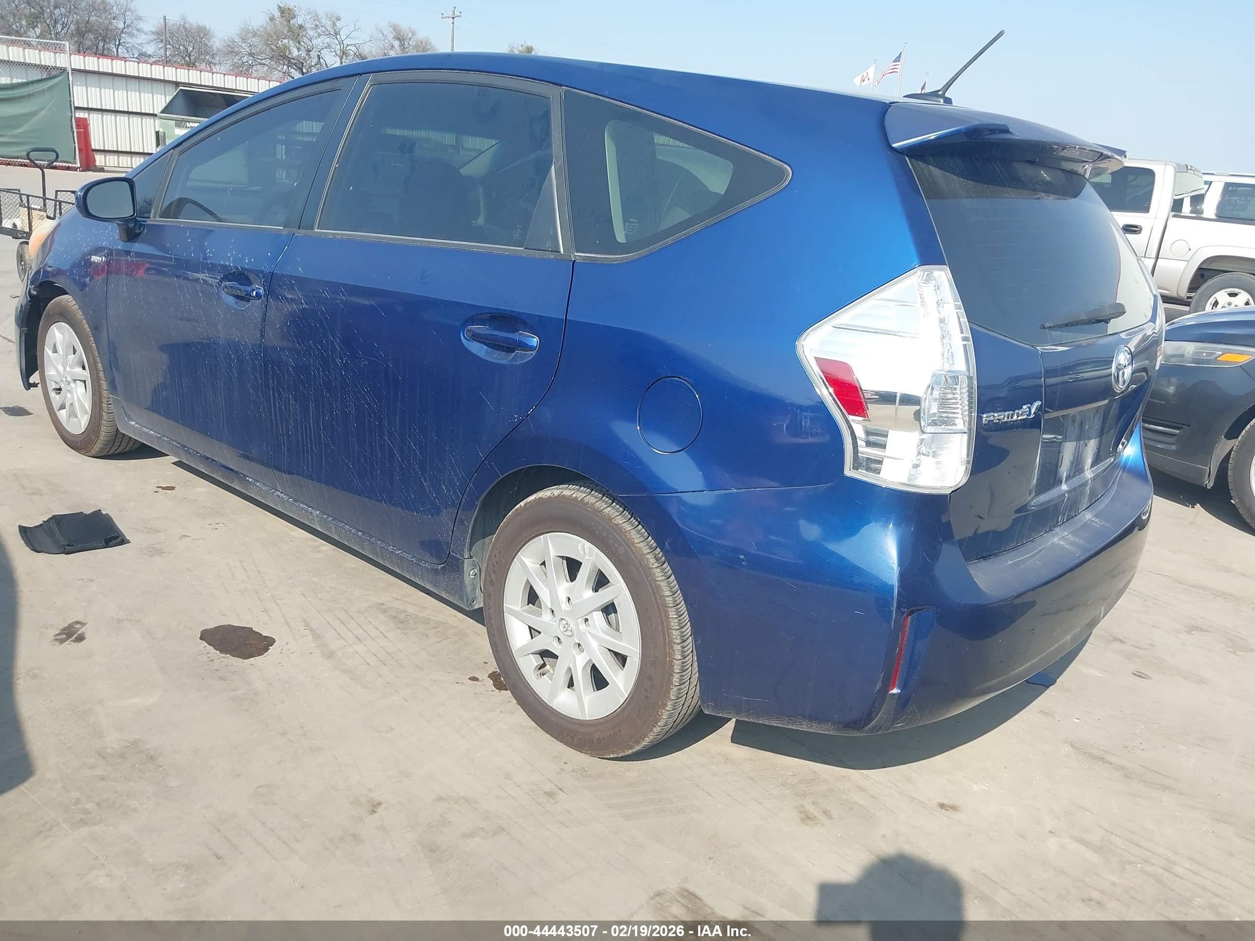 TOYOTA PRIUS image 3