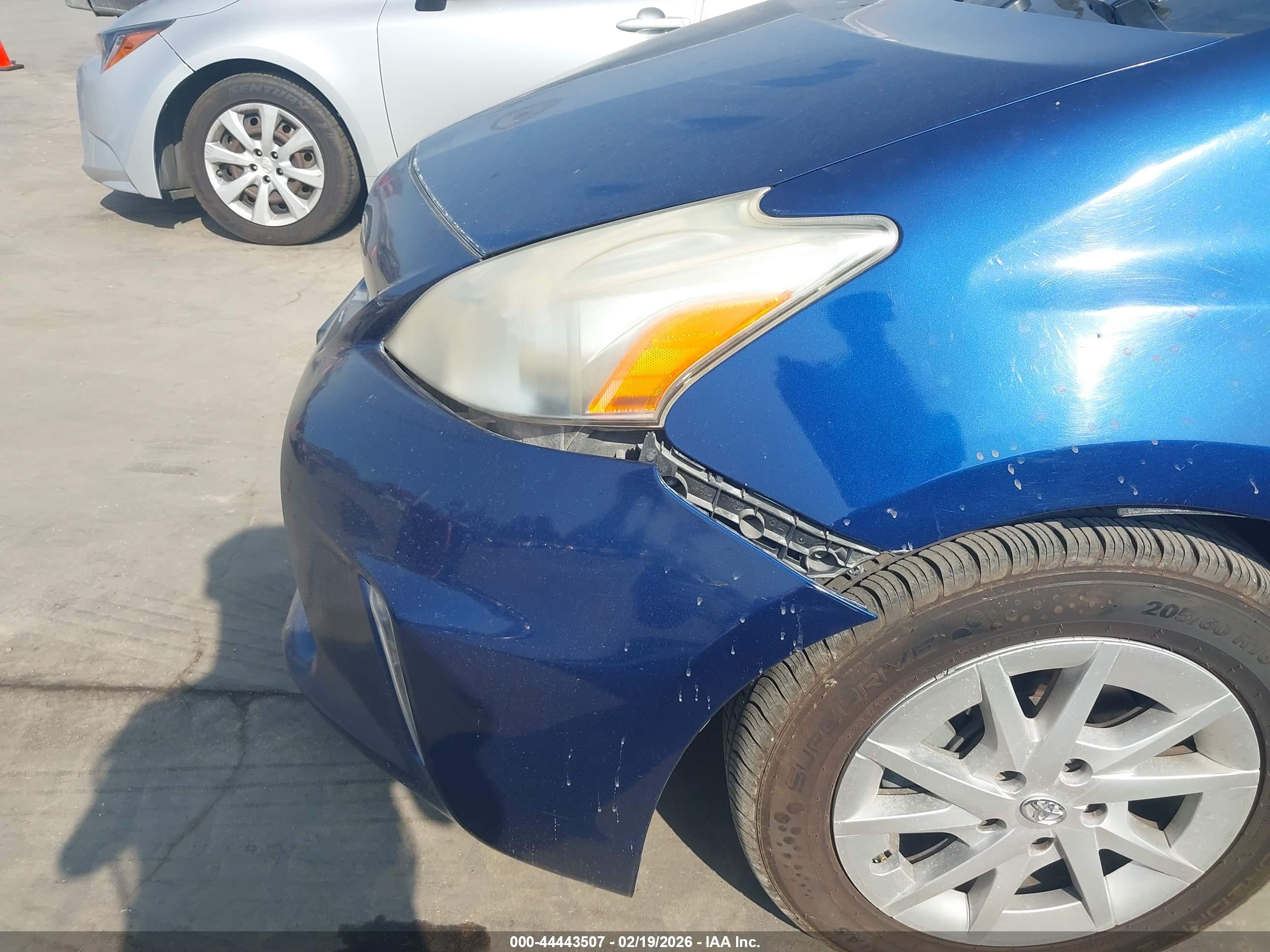 TOYOTA PRIUS image 6