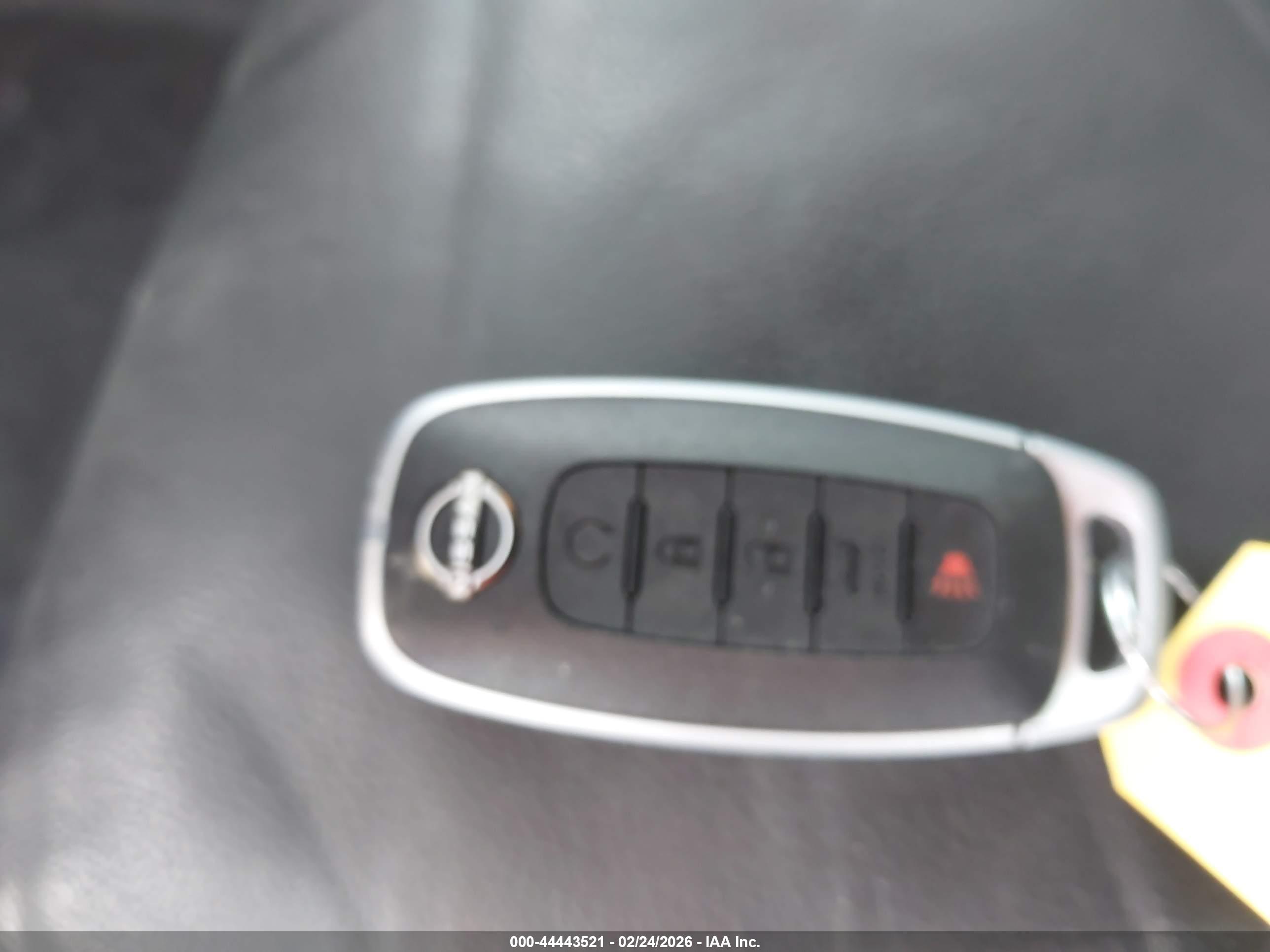 NISSAN ROGUE image 11