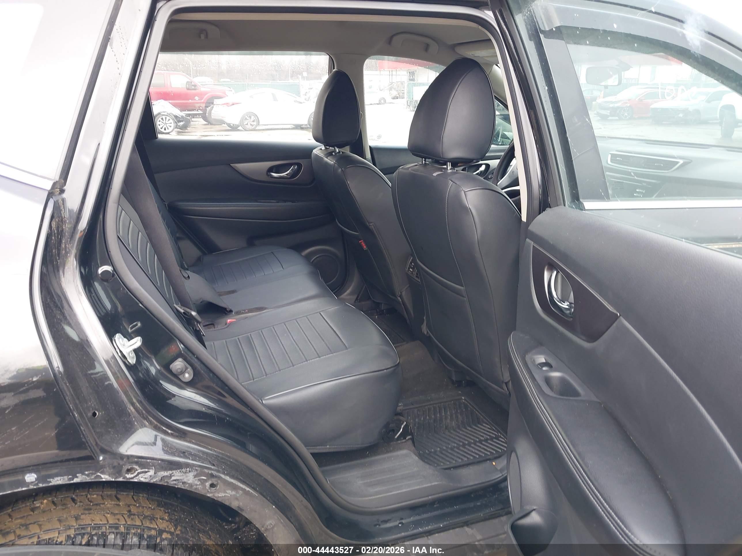 NISSAN ROGUE image 8