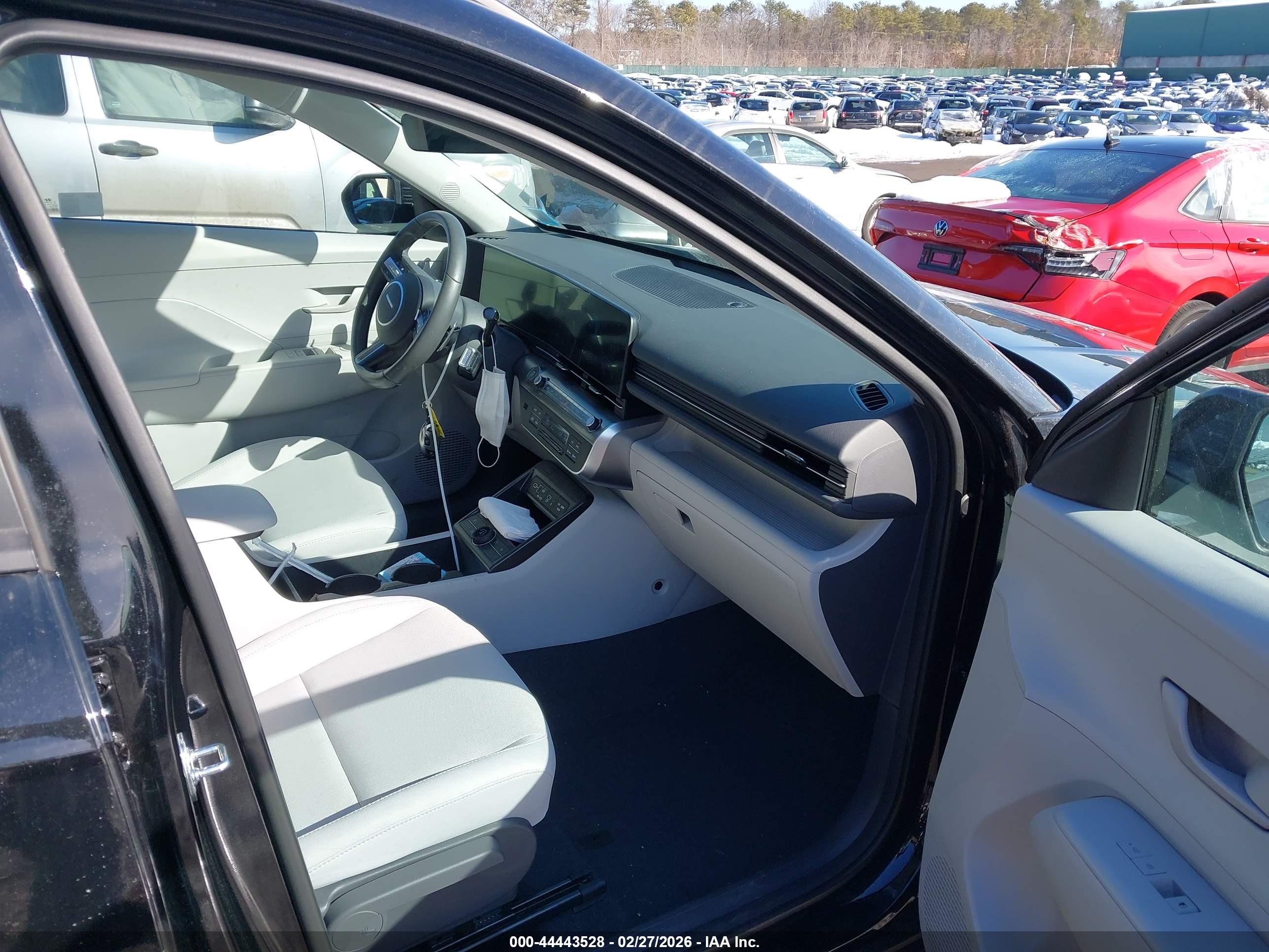 HYUNDAI KONA image 5