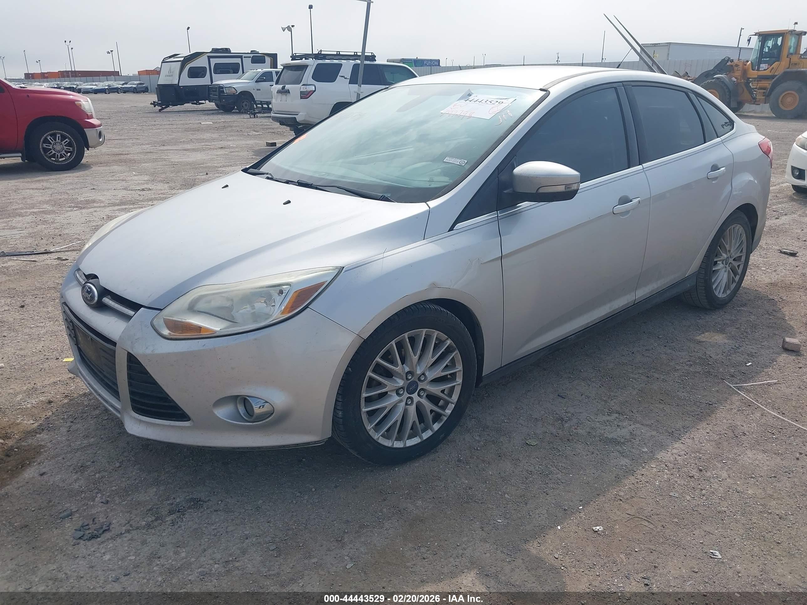 FORD FOCUS image 2
