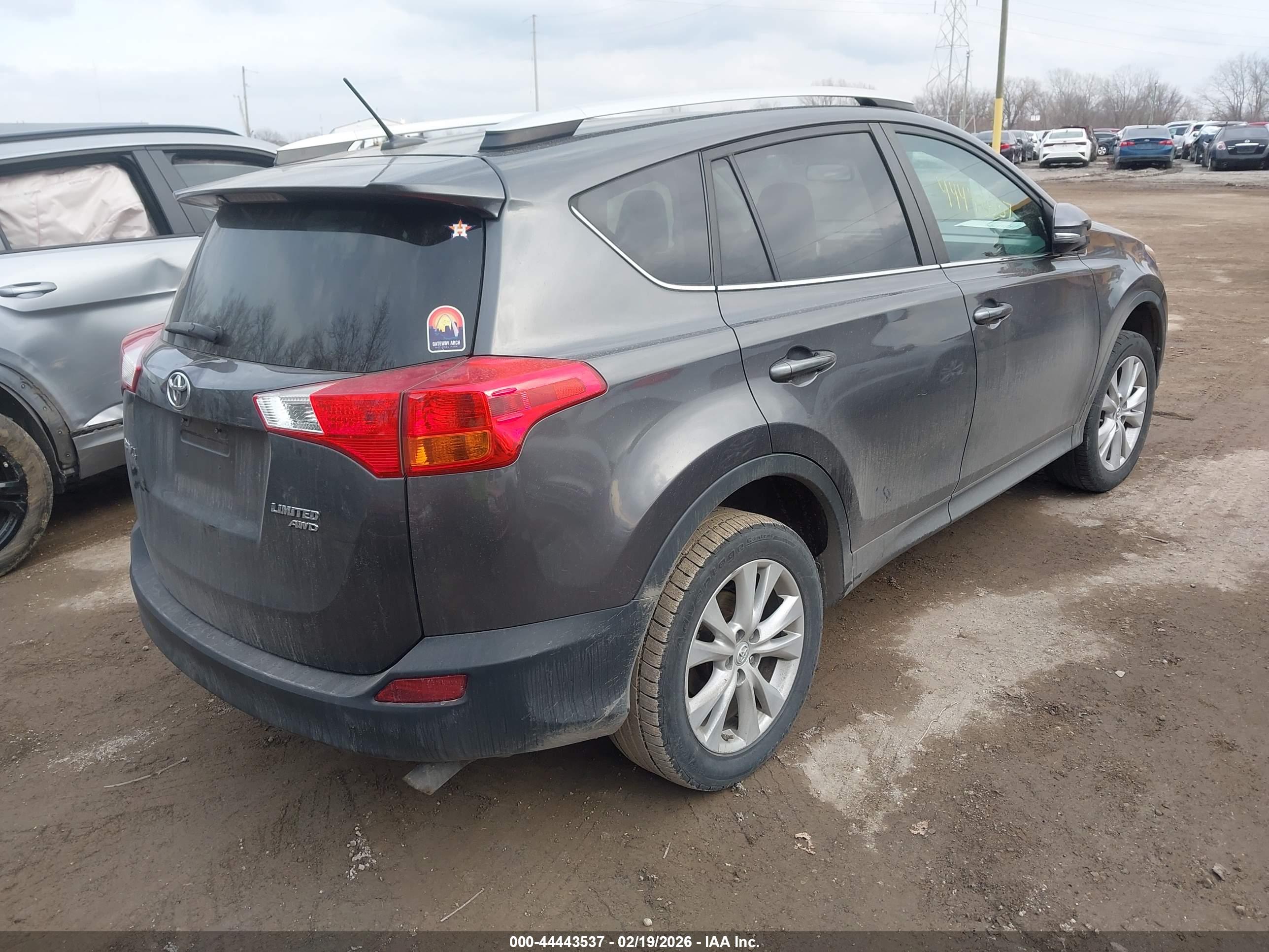 TOYOTA RAV4 image 4