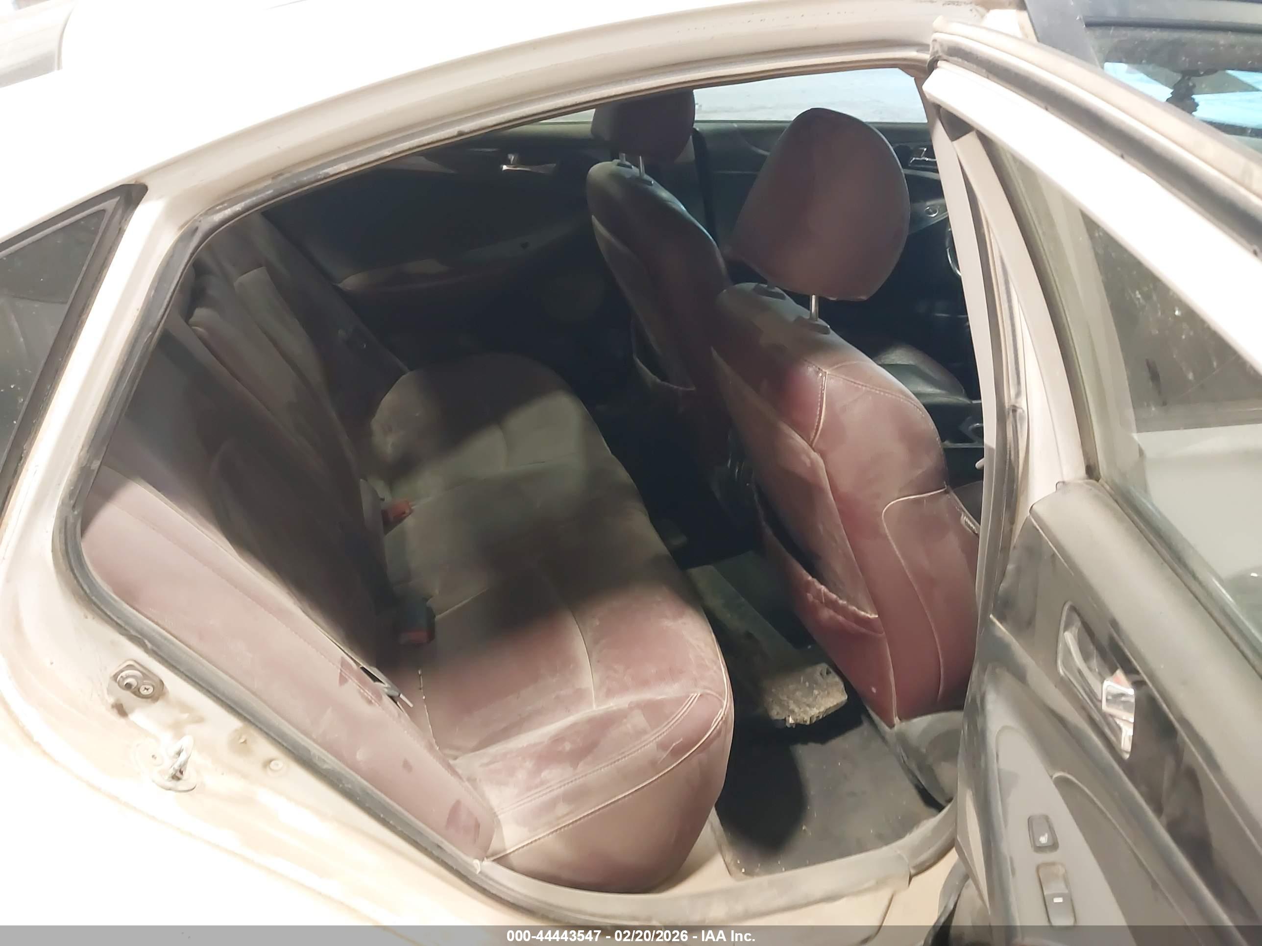 HYUNDAI SONATA image 8