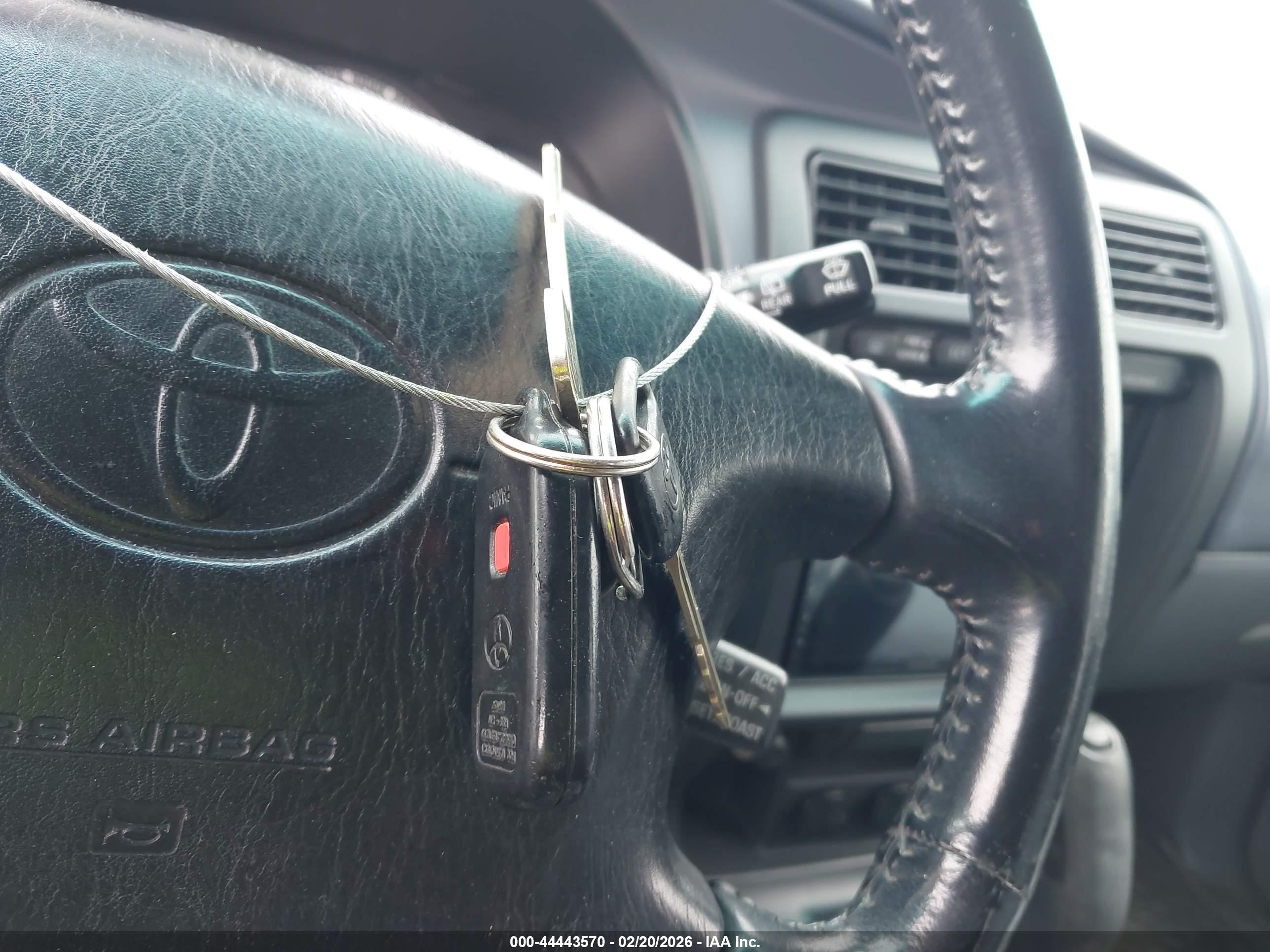 TOYOTA 4RUNNER image 11