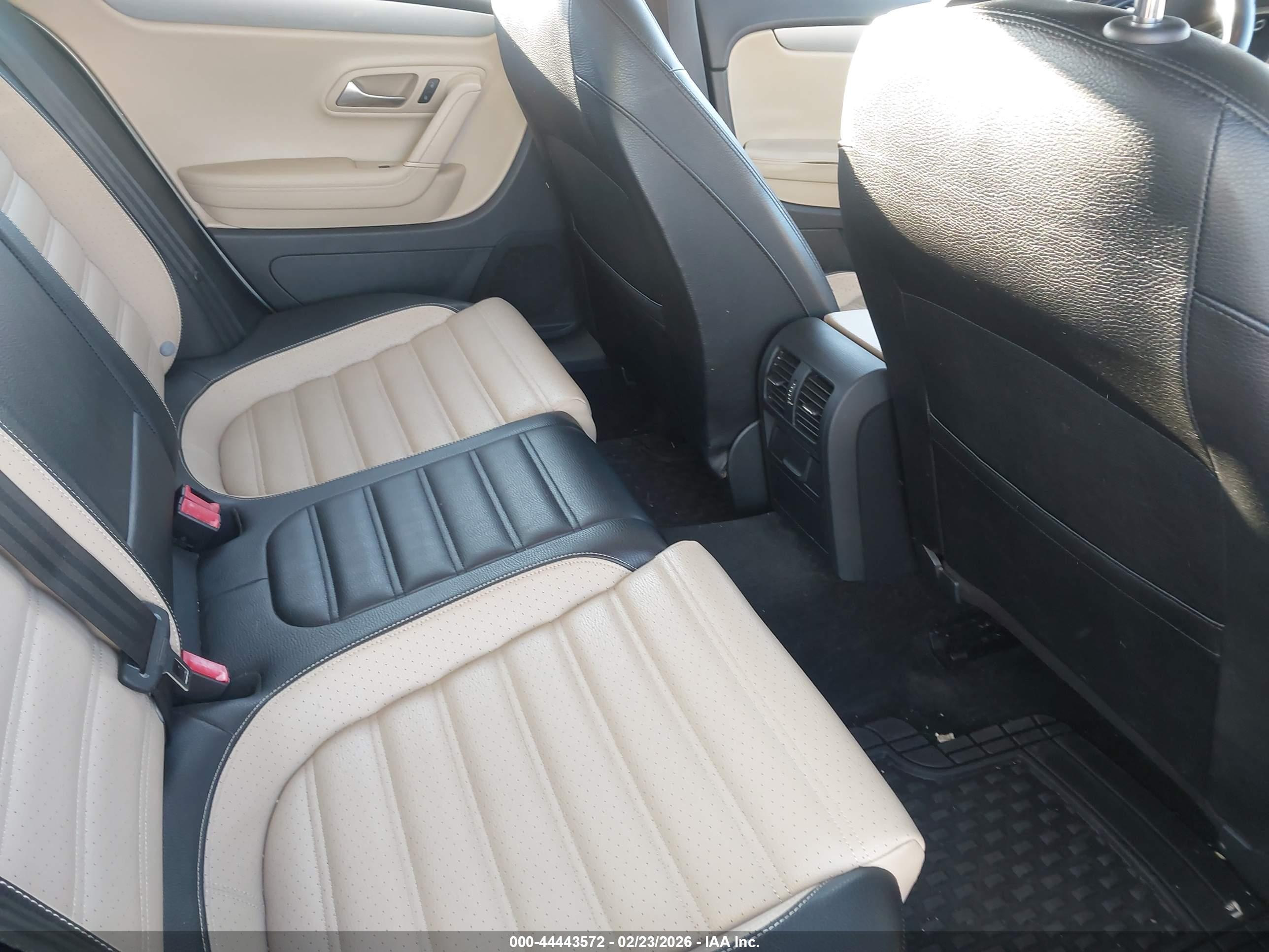 VOLKSWAGEN CC image 8