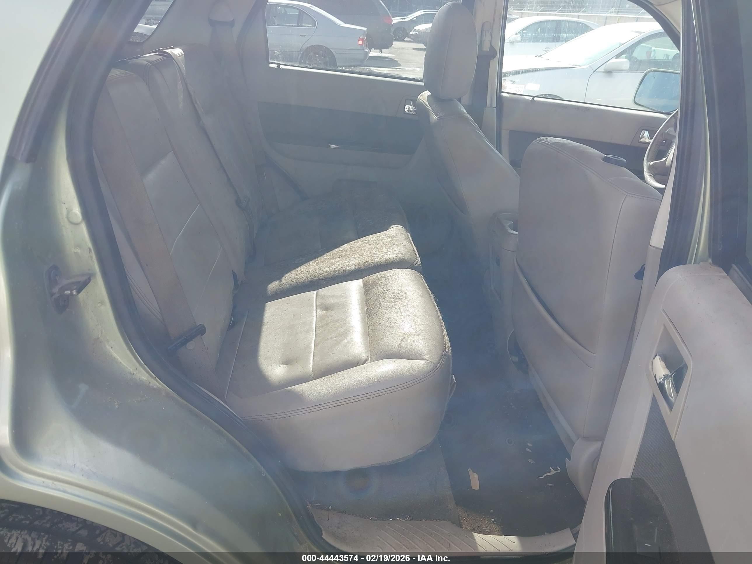 FORD ESCAPE image 8