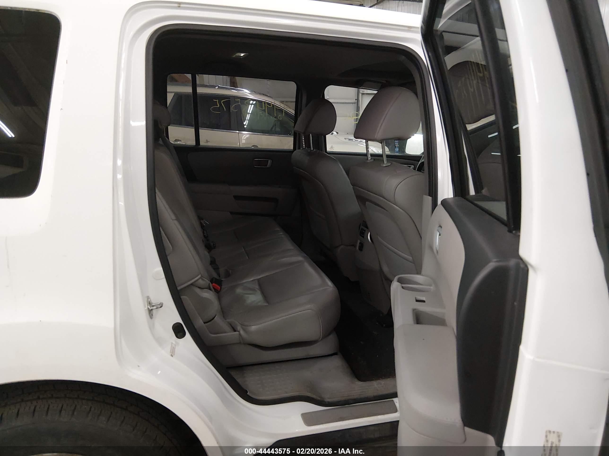 HONDA PILOT image 8
