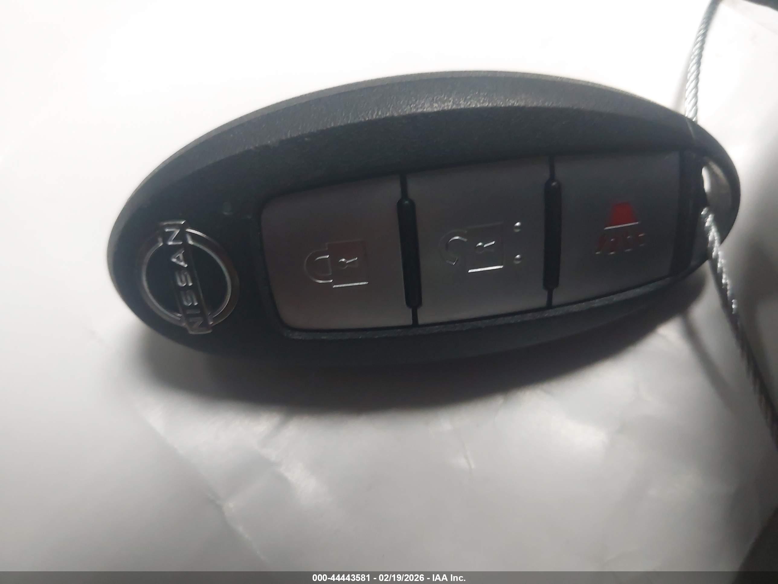 NISSAN ROGUE image 11