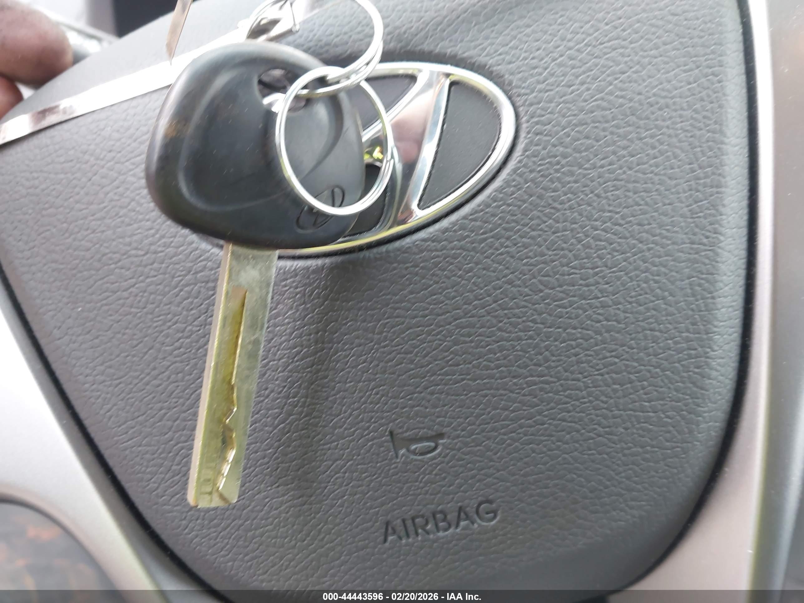 HYUNDAI ACCENT image 11