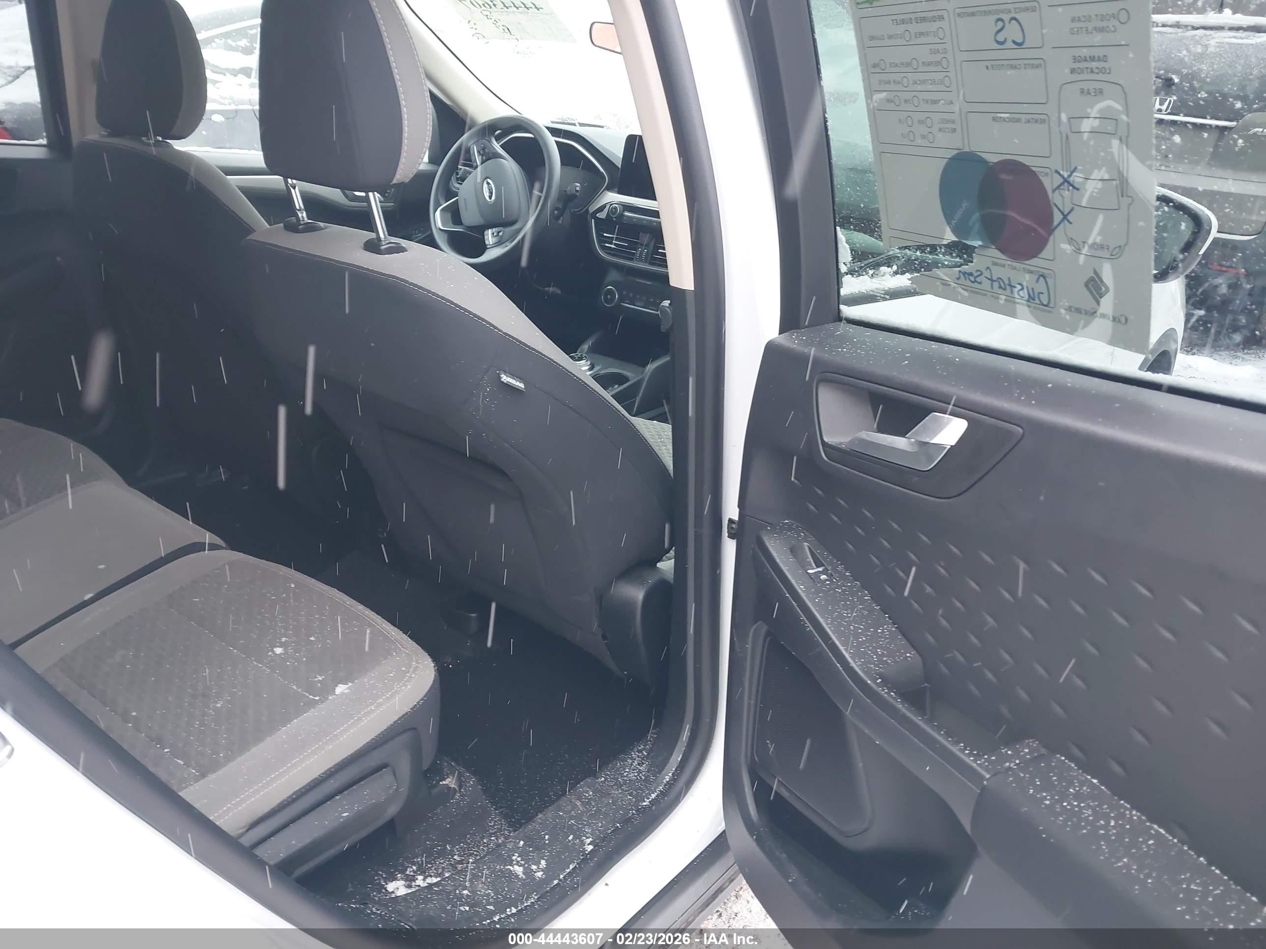FORD ESCAPE image 8