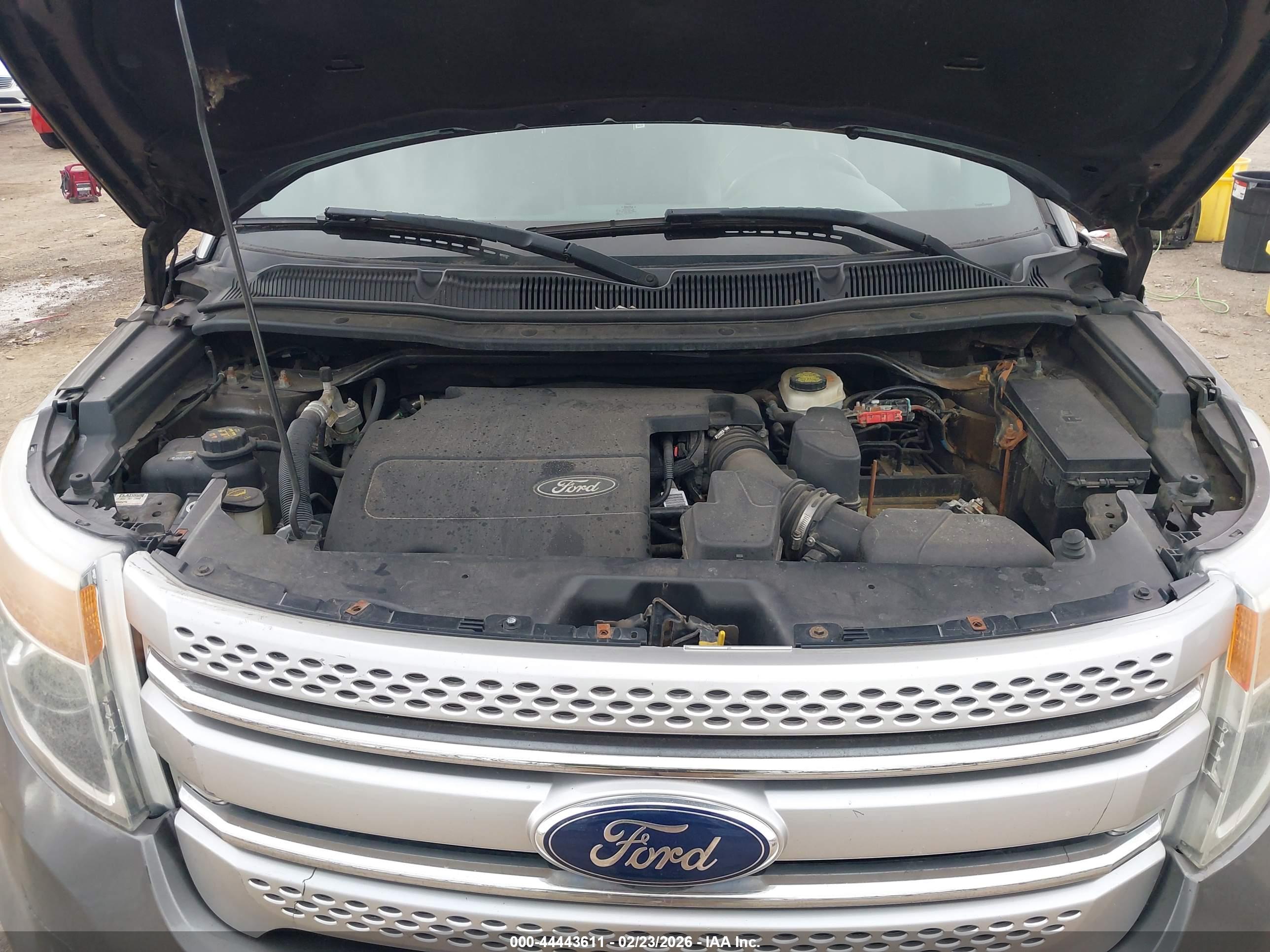 FORD EXPLORER image 10