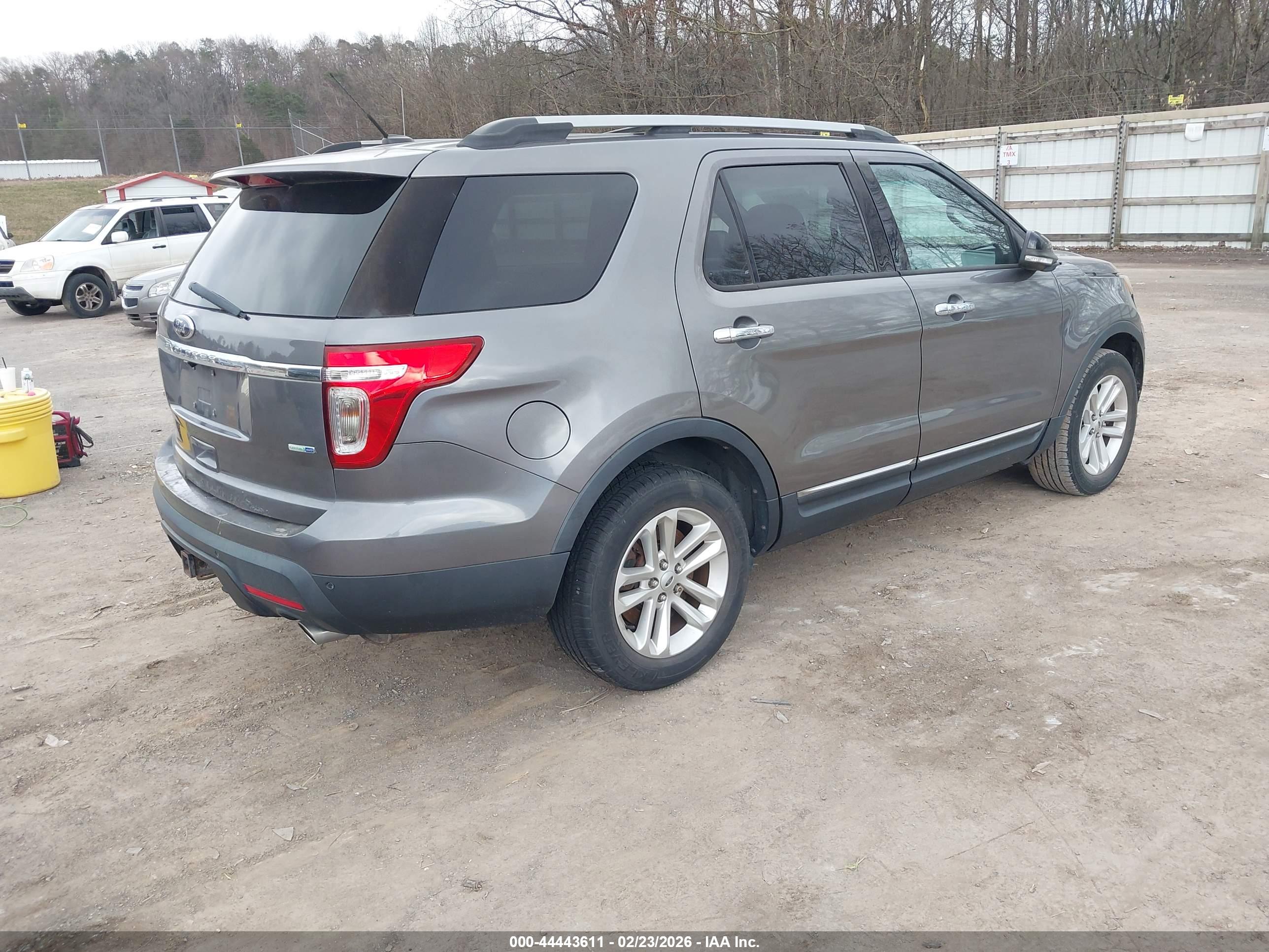 FORD EXPLORER image 4