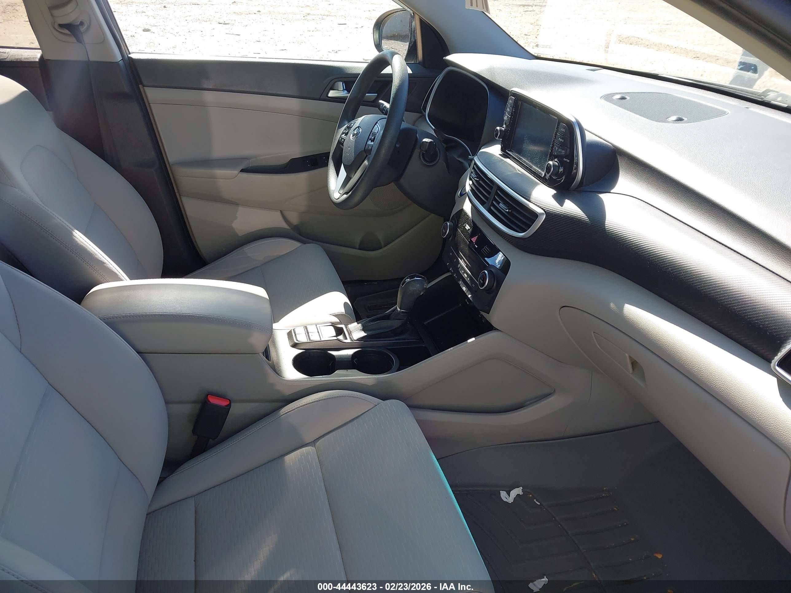 HYUNDAI TUCSON image 5