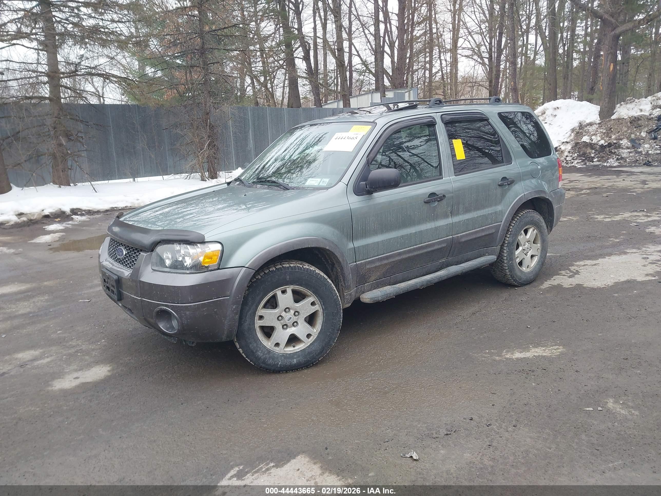 FORD ESCAPE image 2