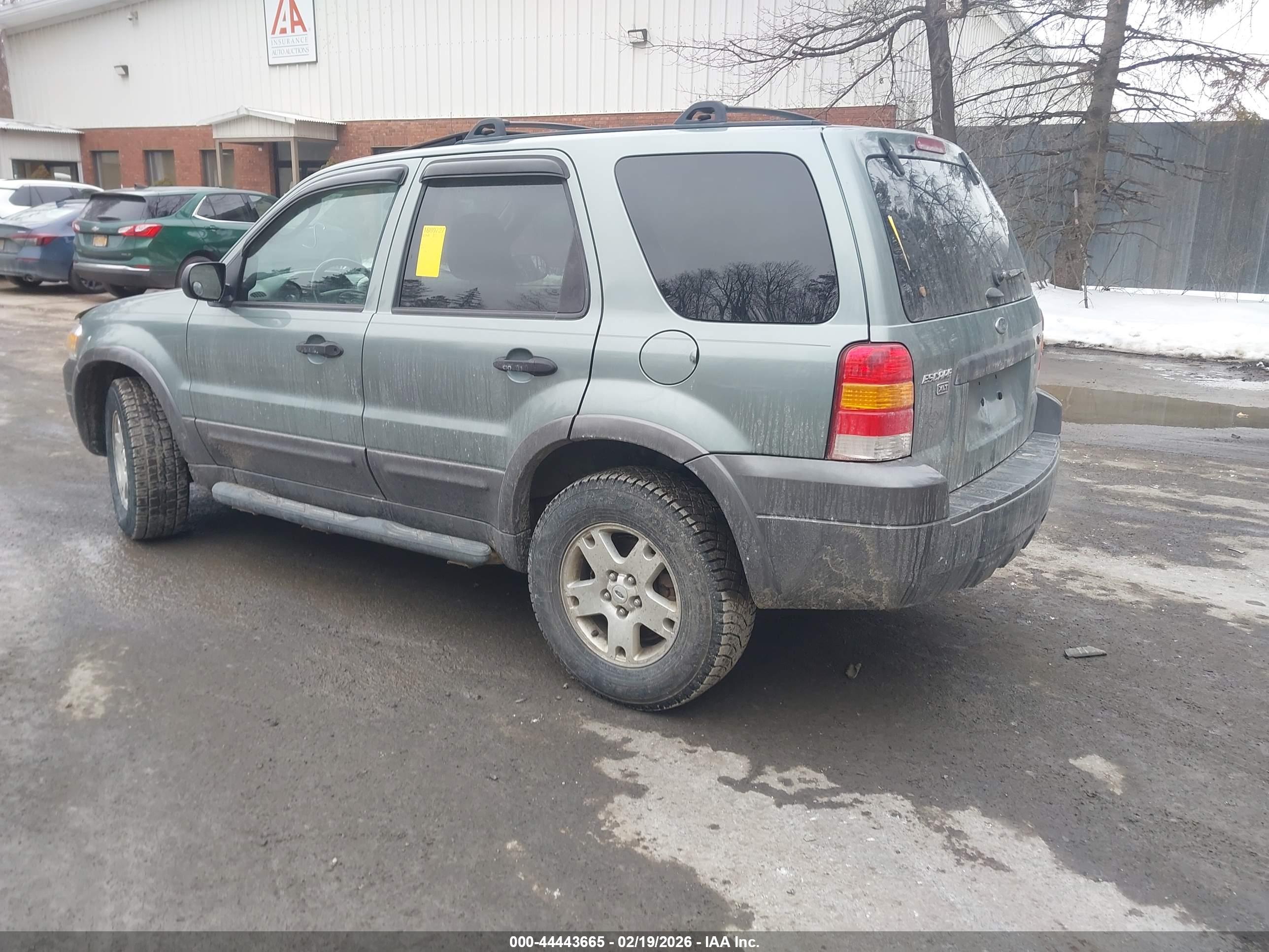FORD ESCAPE image 3